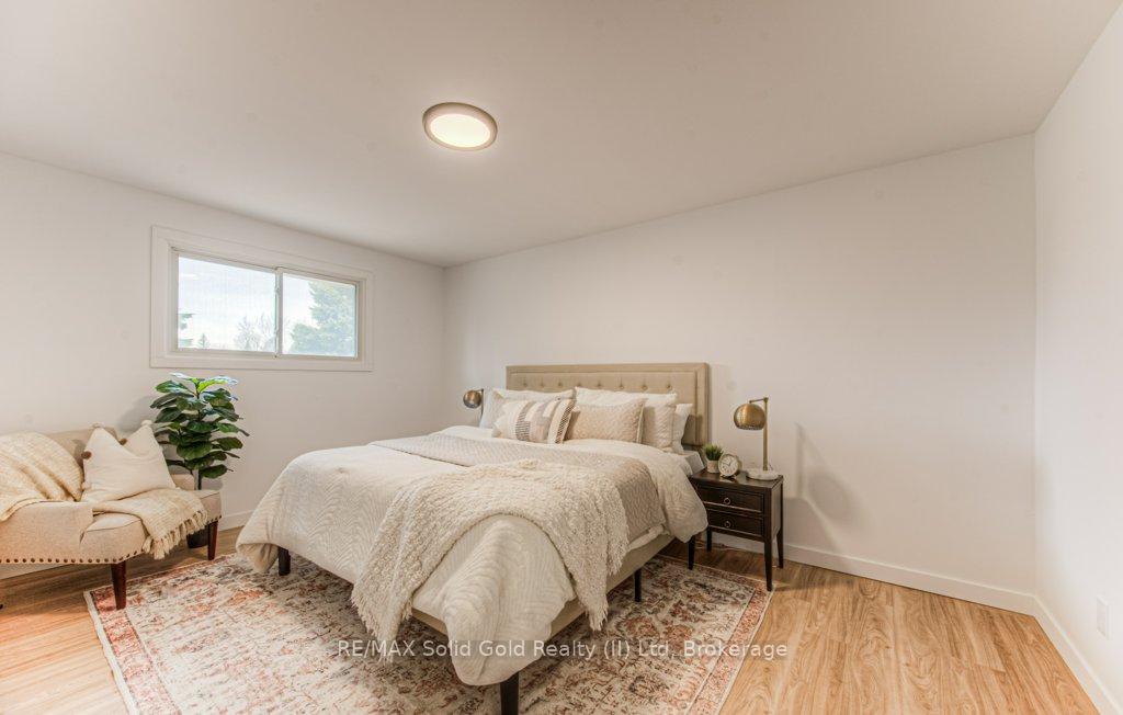 Photo 14 of 92 Timberlane Crescent, Kitchener — HOMEH