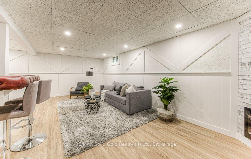 Photo 20 of 92 Timberlane Crescent, Kitchener — HOMEH
