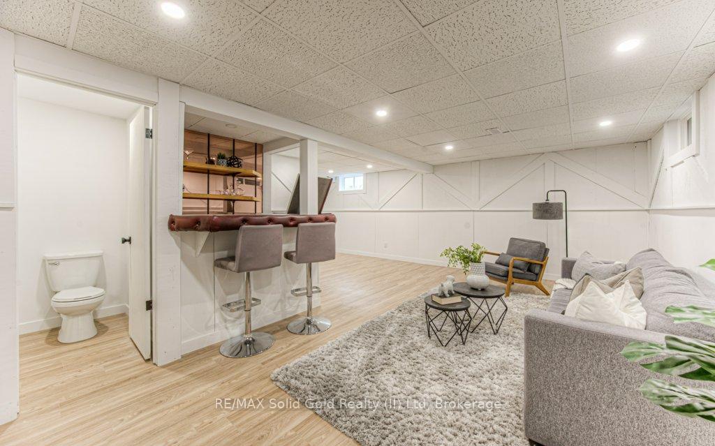 Photo 21 of 92 Timberlane Crescent, Kitchener — HOMEH