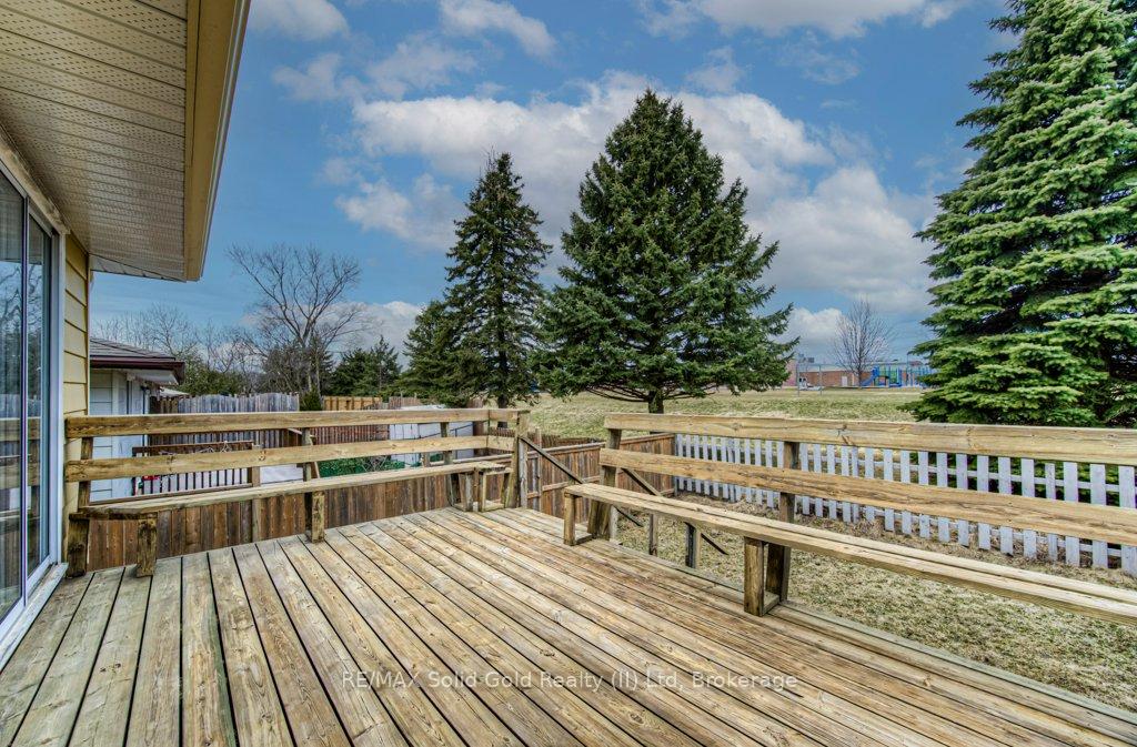 Photo 27 of 92 Timberlane Crescent, Kitchener — HOMEH
