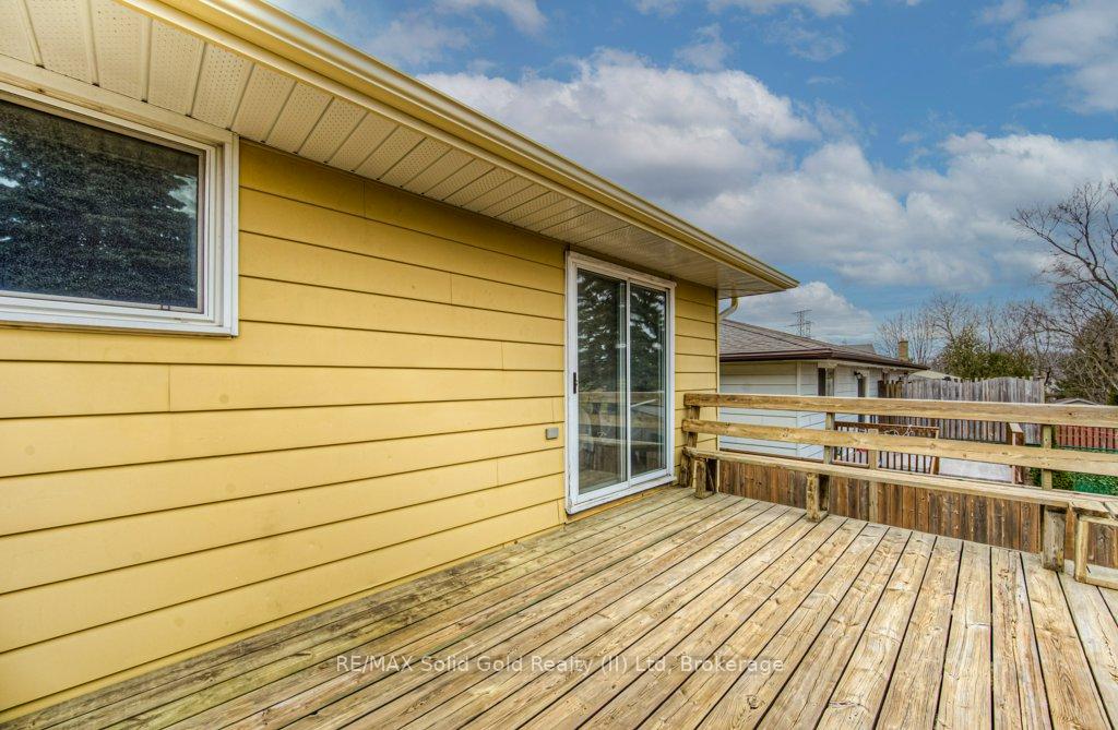 Photo 28 of 92 Timberlane Crescent, Kitchener — HOMEH
