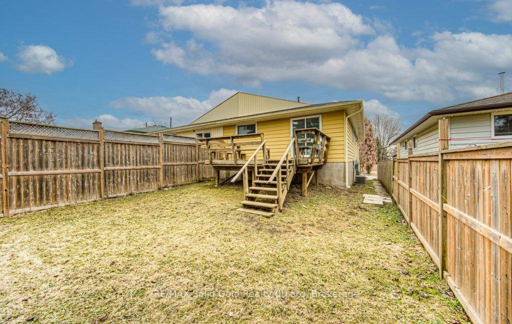 Photo 30 of 92 Timberlane Crescent, Kitchener — HOMEH