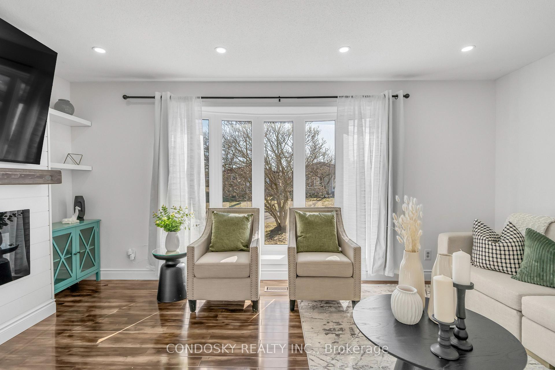 Photo 4 of 182 Roberts Crescent, Kitchener — HOMEH
