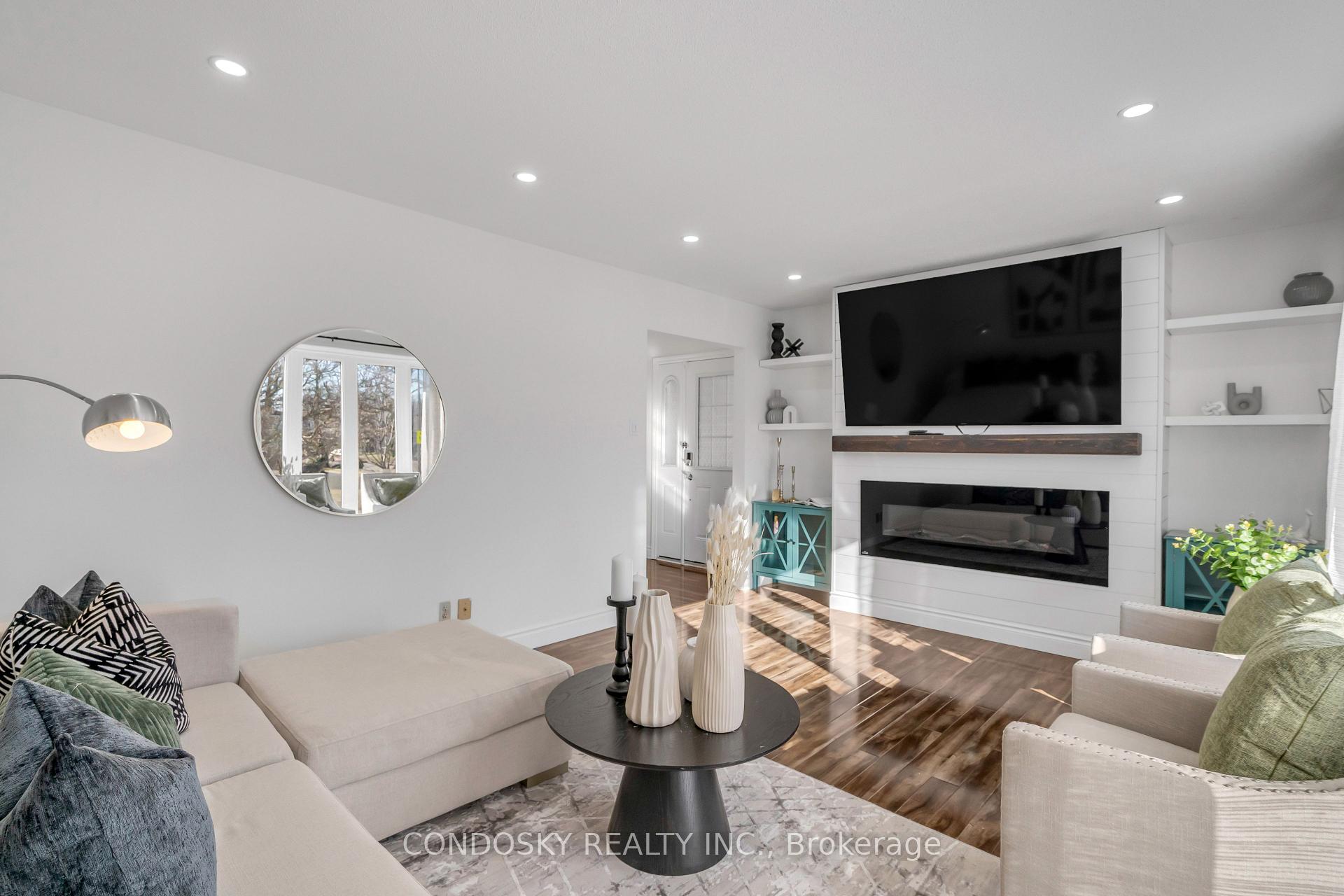 Photo 5 of 182 Roberts Crescent, Kitchener — HOMEH