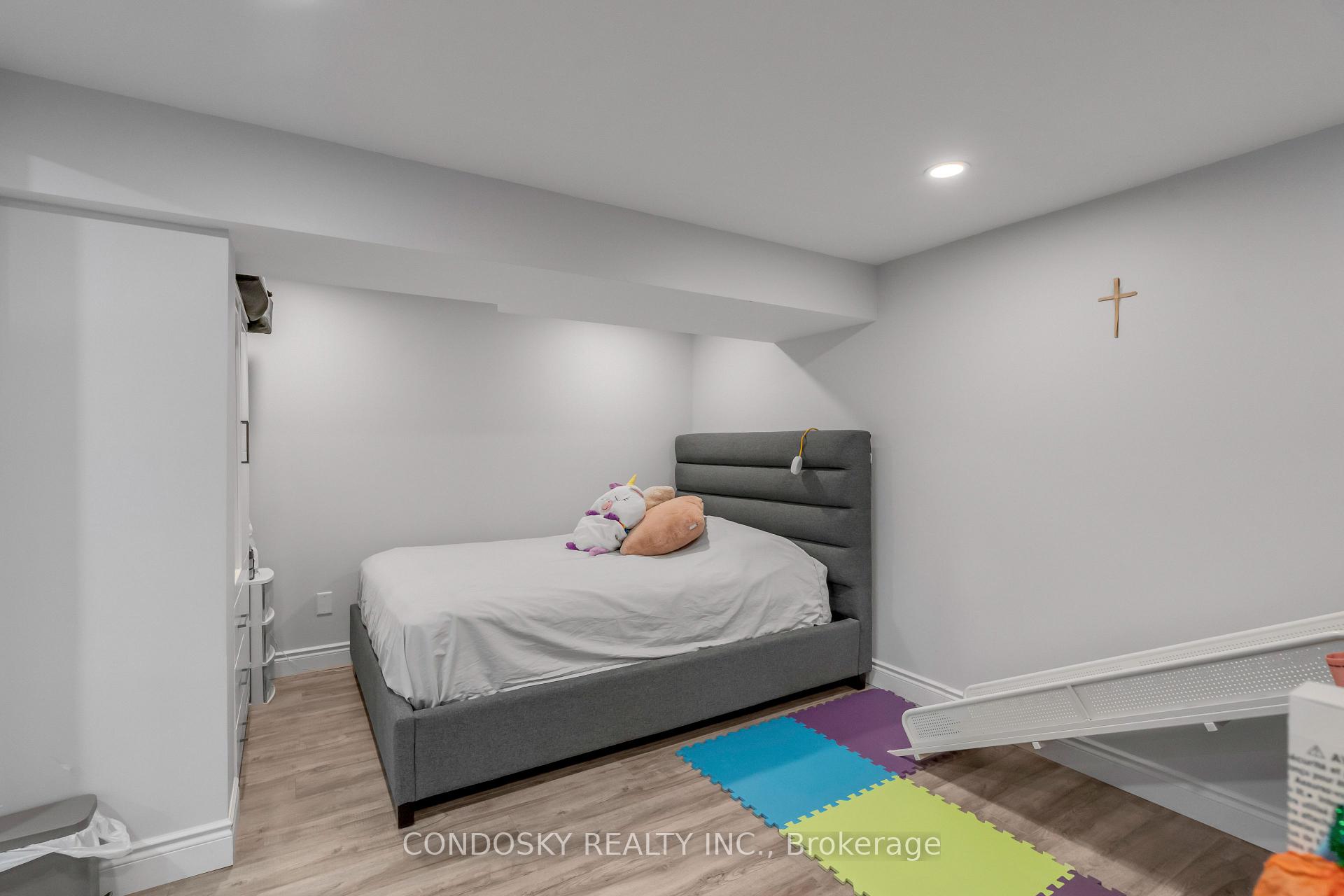 Photo 37 of 182 Roberts Crescent, Kitchener — HOMEH