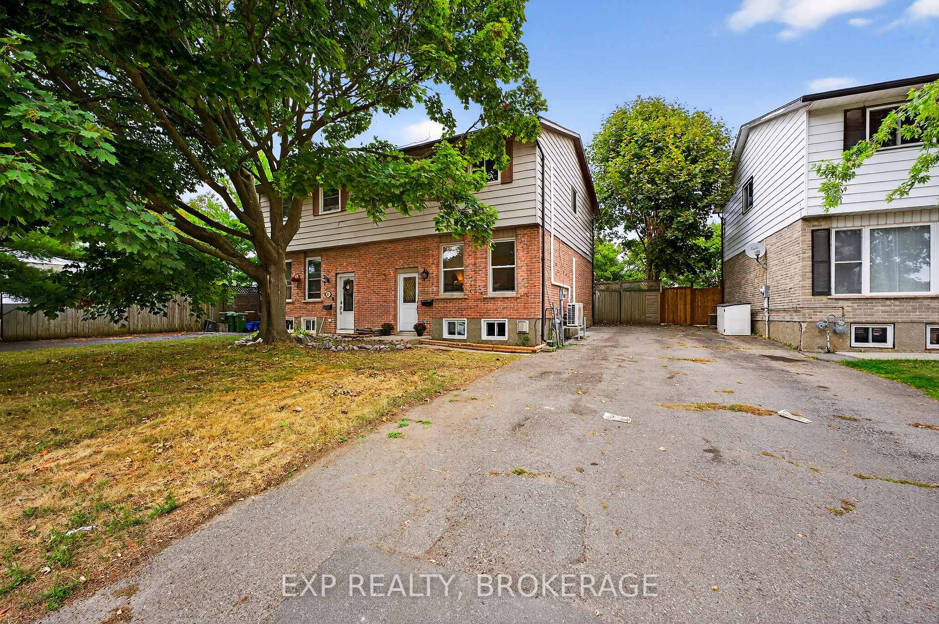 Photo 1 of 834 Cedarwood Drive, Kingston, City Northwest — HOMEH