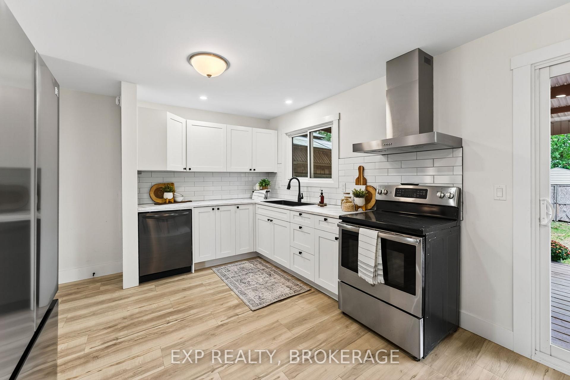 Photo 3 of 834 Cedarwood Drive, Kingston, City Northwest — HOMEH