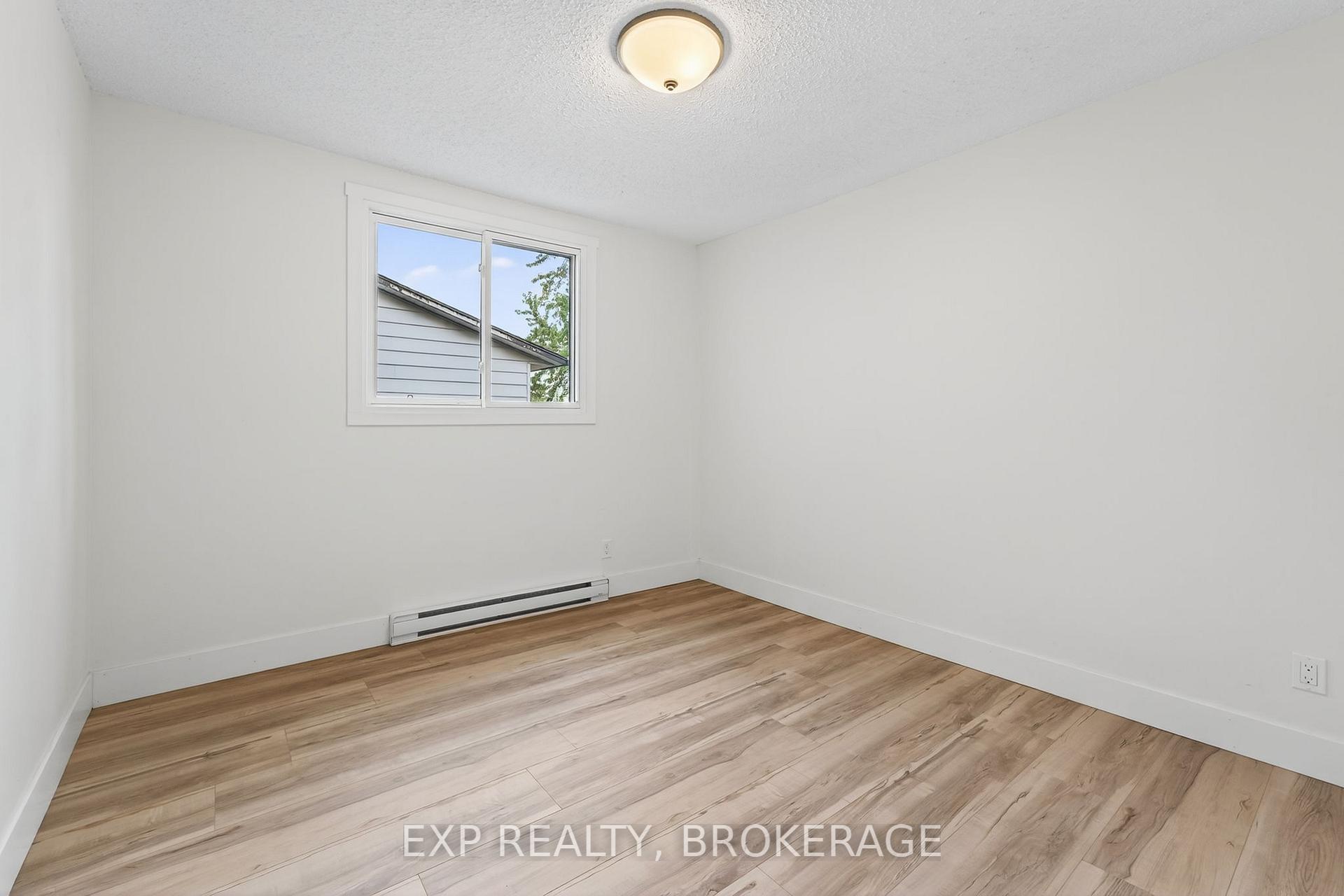 Photo 9 of 834 Cedarwood Drive, Kingston, City Northwest — HOMEH