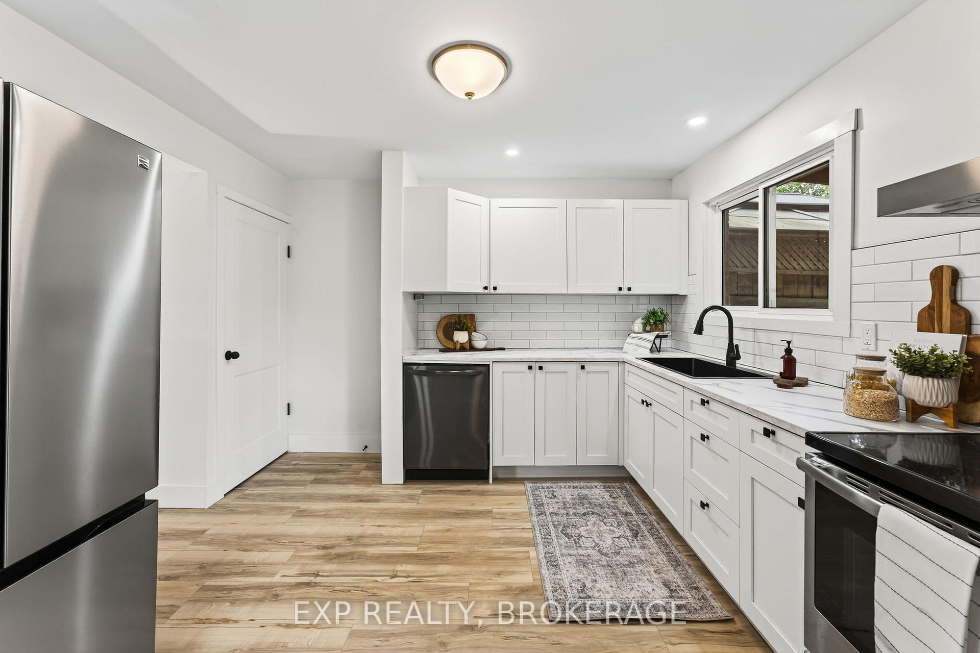 Photo 33 of 834 Cedarwood Drive, Kingston, City Northwest — HOMEH