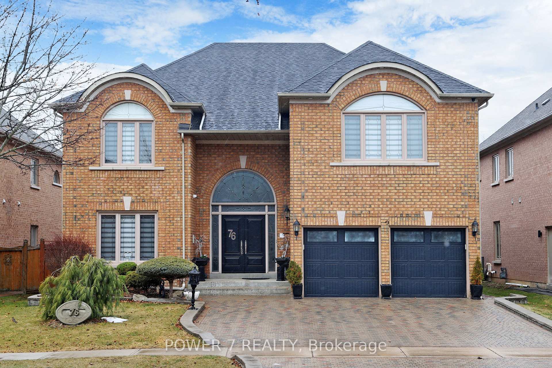 Front of 76 Silver Rose Crescent