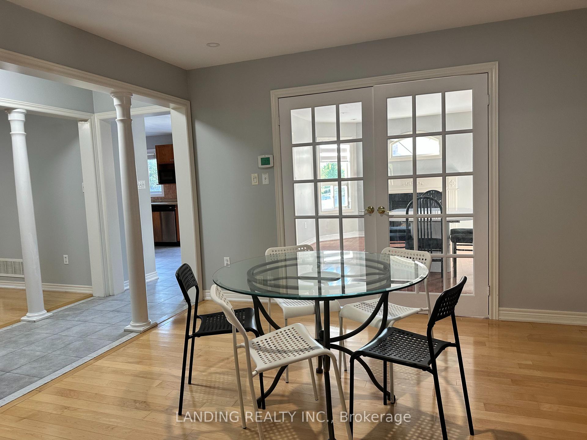 Photo 3 of 68 Hillwood Street, Markham, Berczy — HOMEH