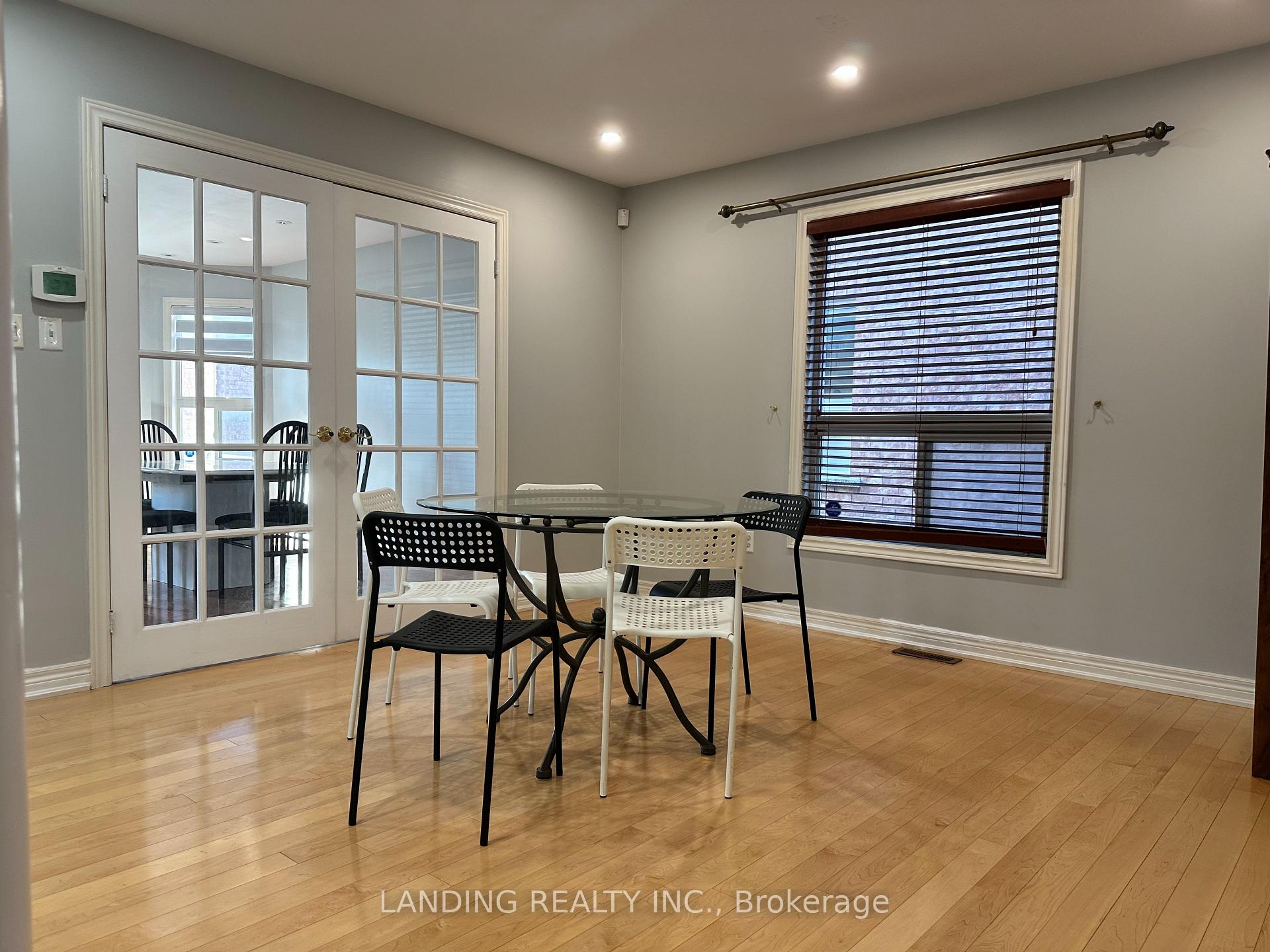 Photo 4 of 68 Hillwood Street, Markham, Berczy — HOMEH