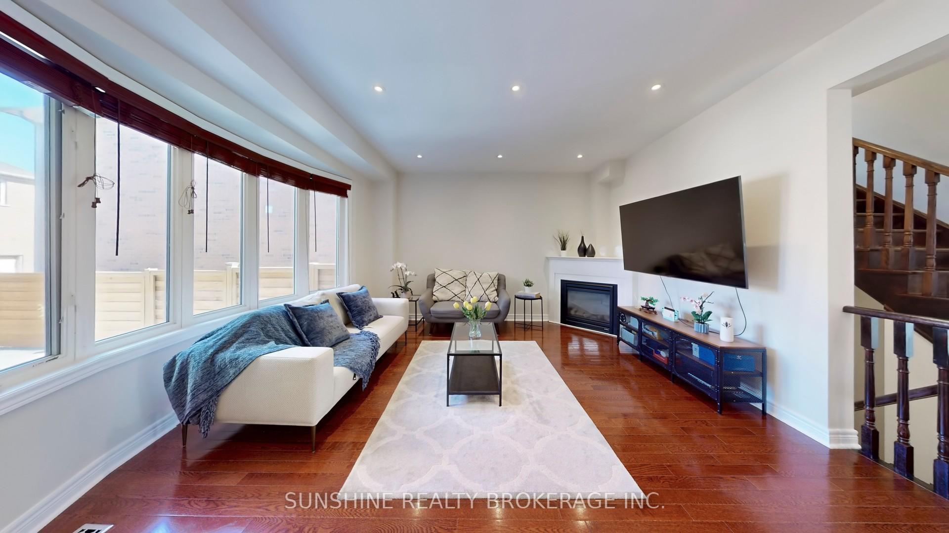 Photo 12 of 29 Pyneside Street, Markham, Cornell — HOMEH