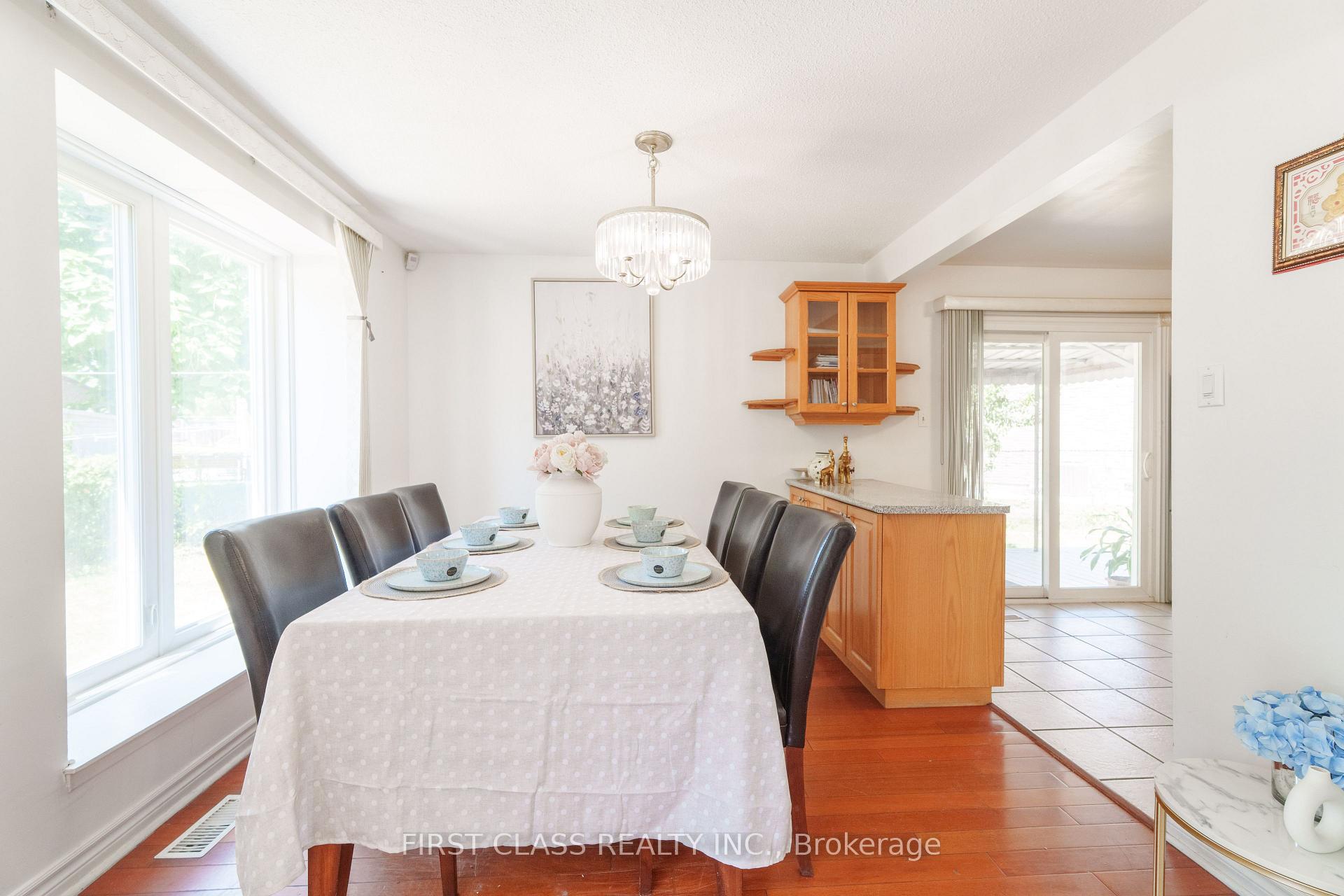 Photo 9 of 23 Cheeseman Drive, Markham, Milliken Mills West — HOMEH