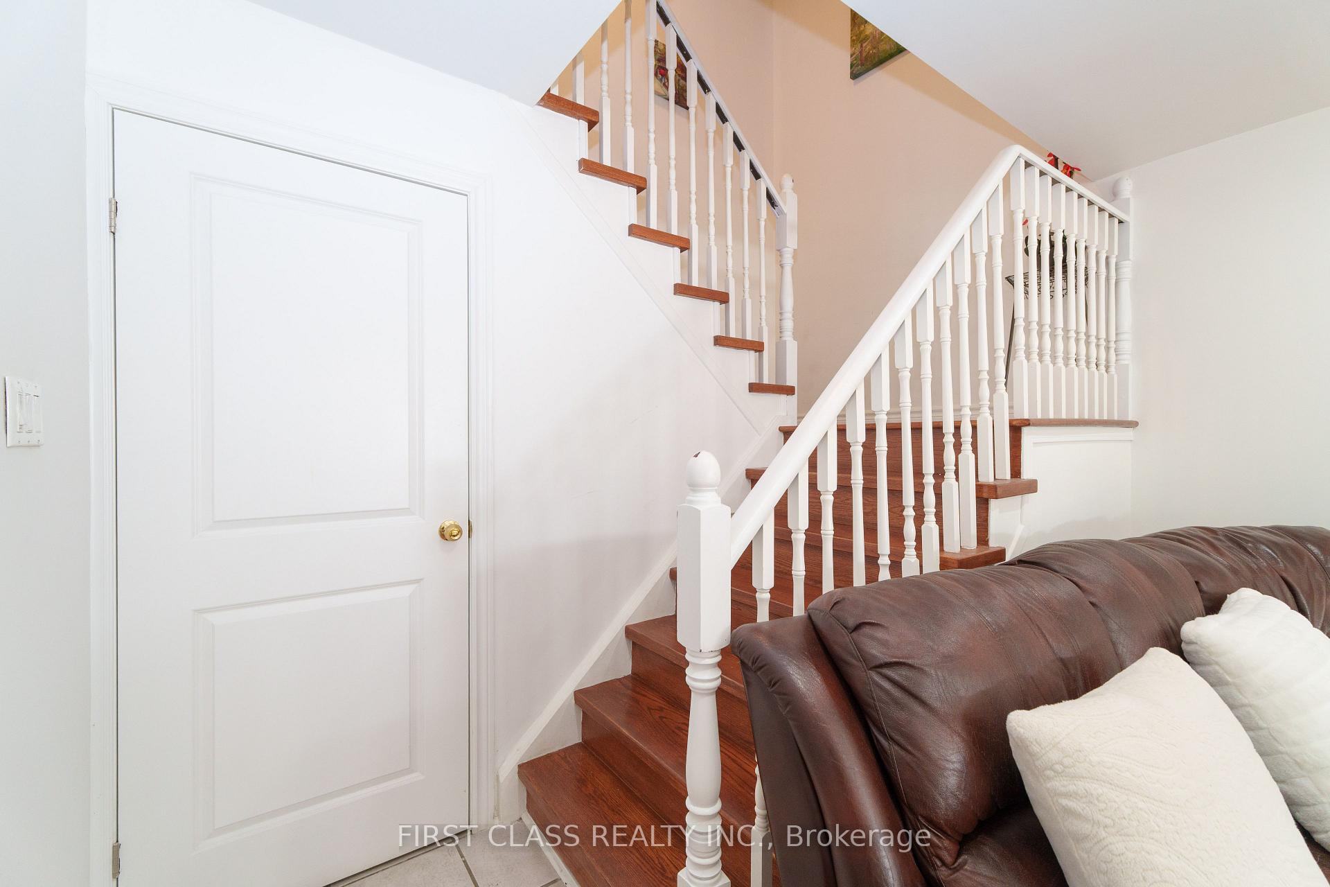 Photo 10 of 23 Cheeseman Drive, Markham, Milliken Mills West — HOMEH