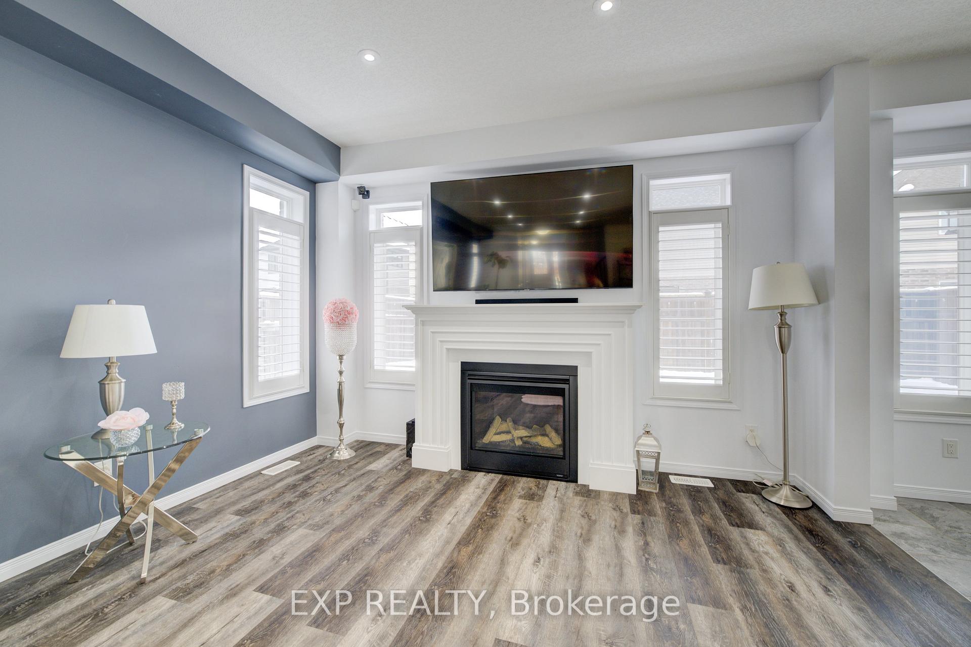 Photo 10 of 236 Tall Grass Crescent, Kitchener — HOMEH