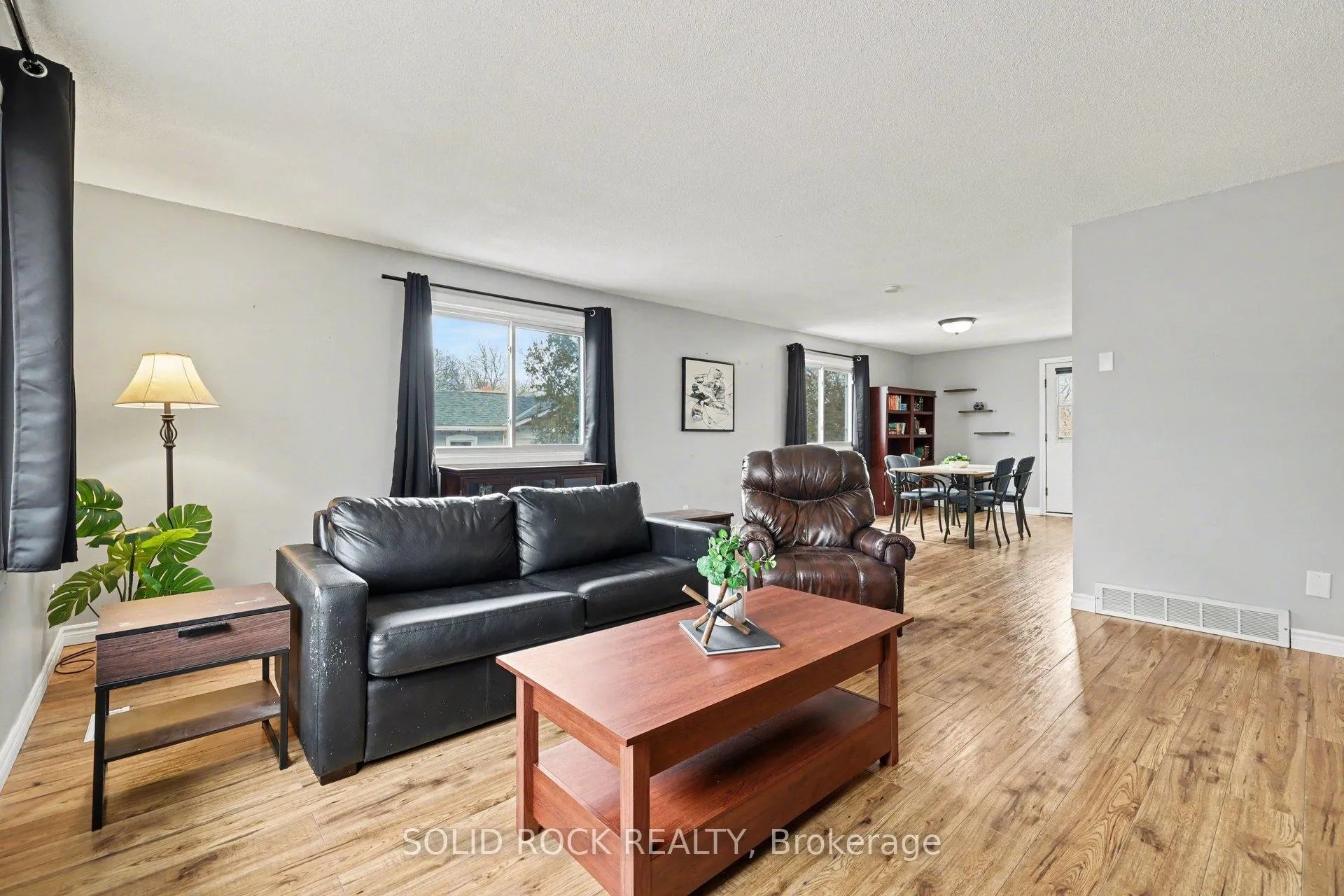 Photo 5 of 7 Leeds Street, Smiths Falls — HOMEH