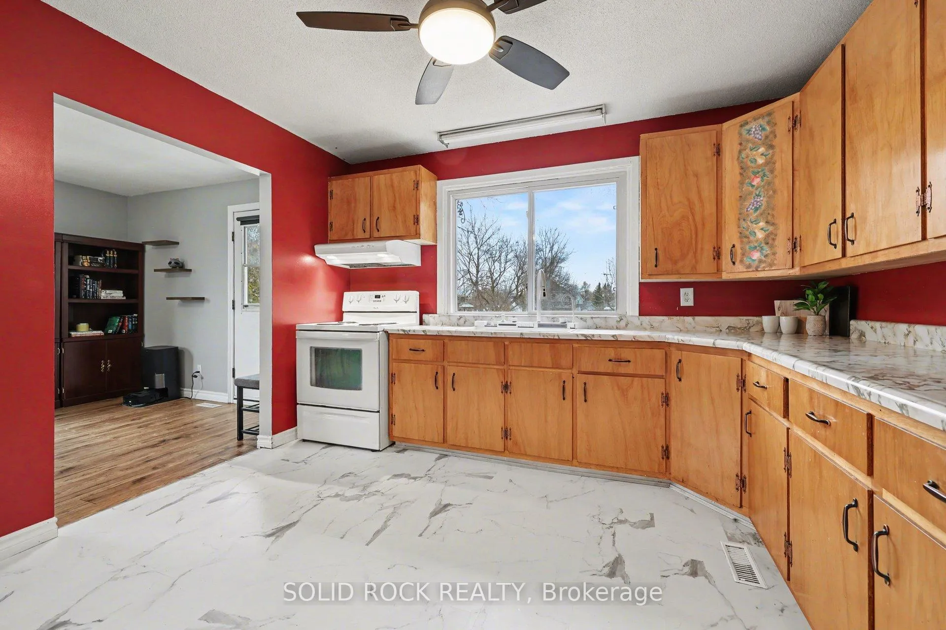 Photo 9 of 7 Leeds Street, Smiths Falls — HOMEH