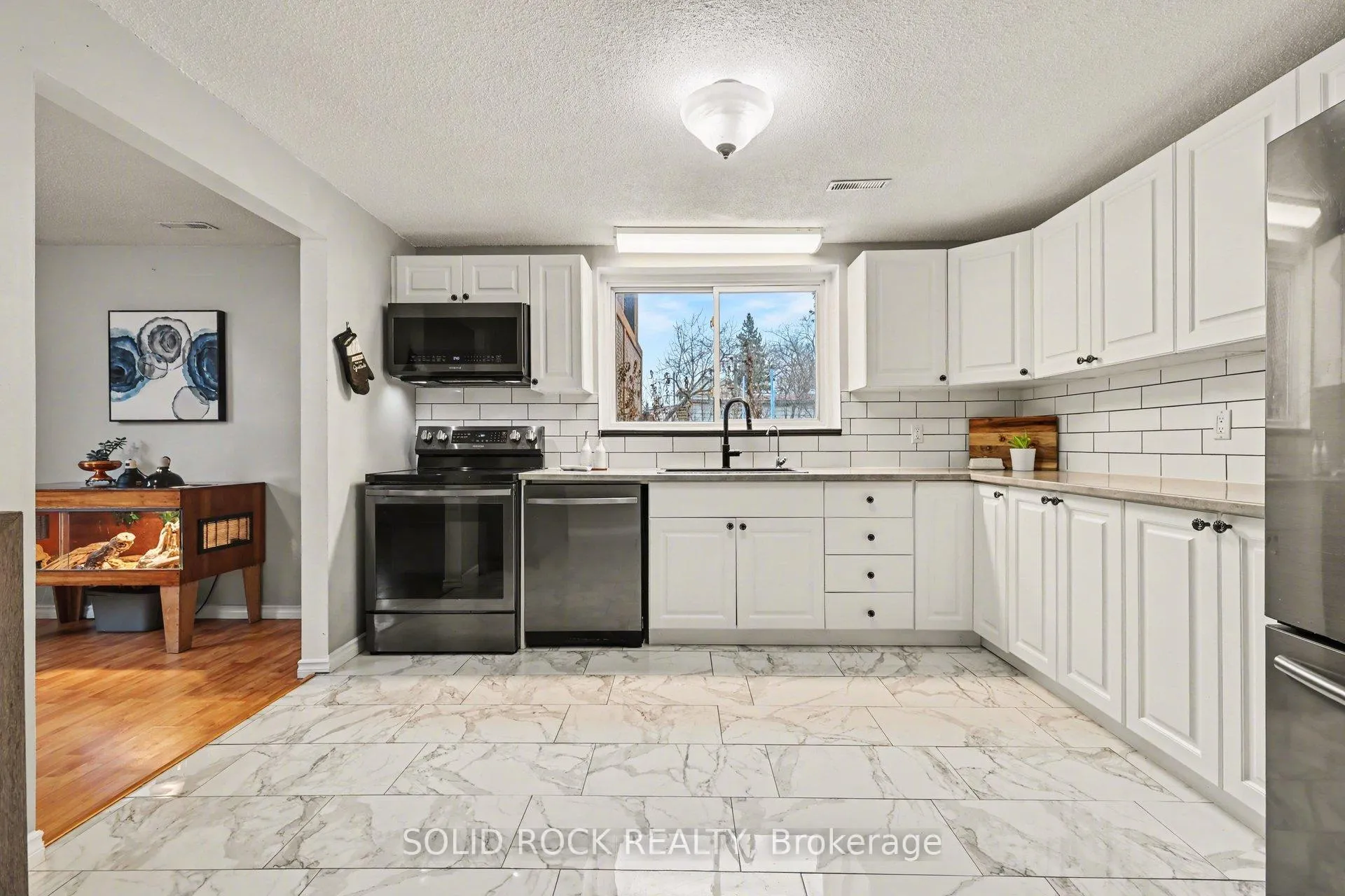 Photo 23 of 7 Leeds Street, Smiths Falls — HOMEH