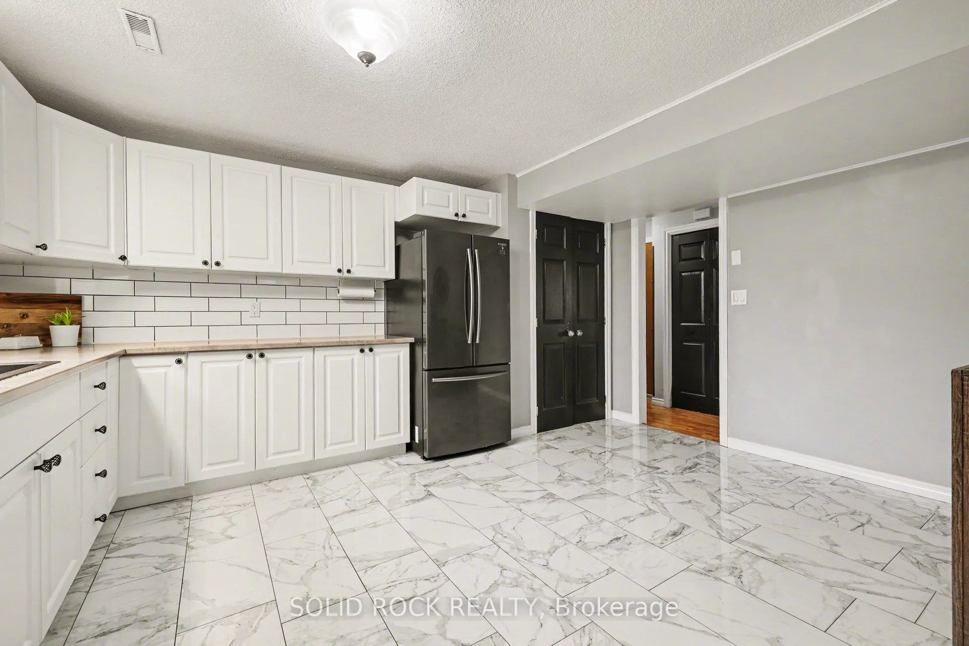 Photo 25 of 7 Leeds Street, Smiths Falls — HOMEH