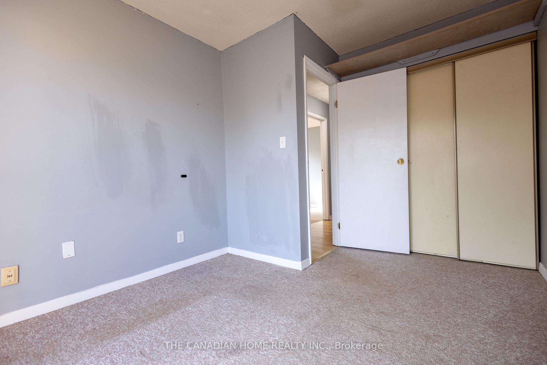 Photo 13 of 909 Uxbridge Crescent, Kingston, East Gardiners Rd — HOMEH