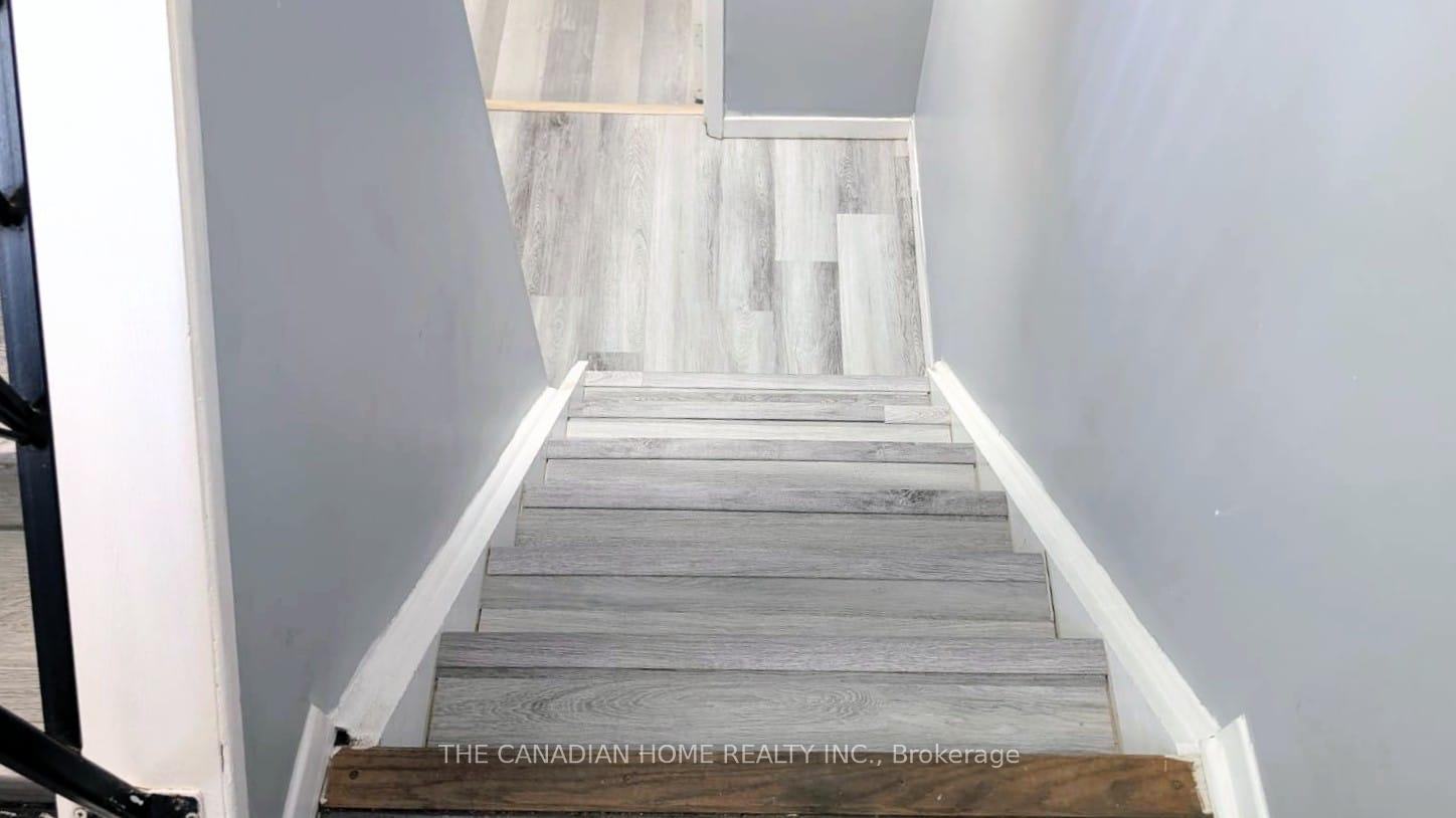 Photo 20 of 909 Uxbridge Crescent, Kingston, East Gardiners Rd — HOMEH