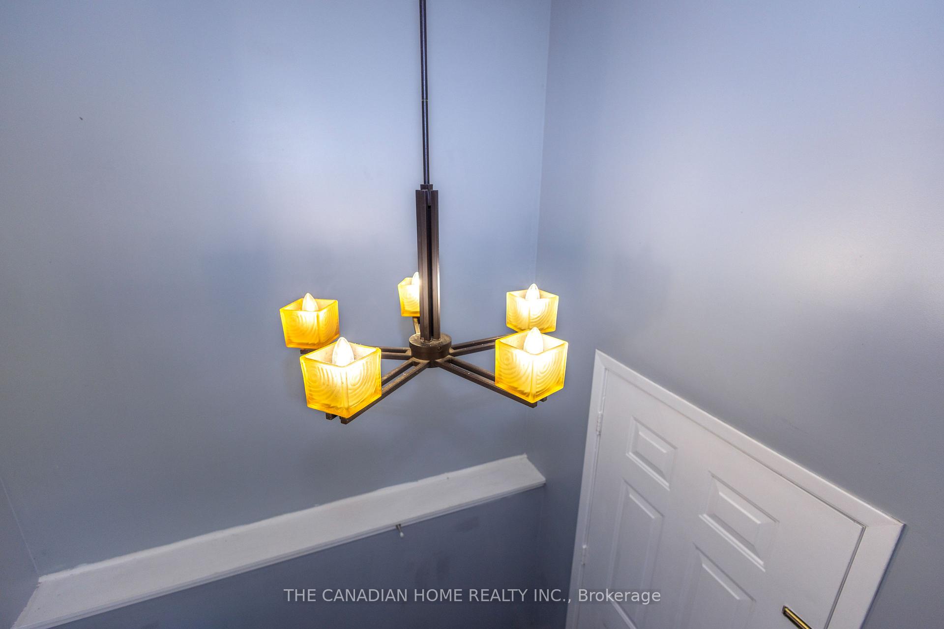 Photo 21 of 909 Uxbridge Crescent, Kingston, East Gardiners Rd — HOMEH