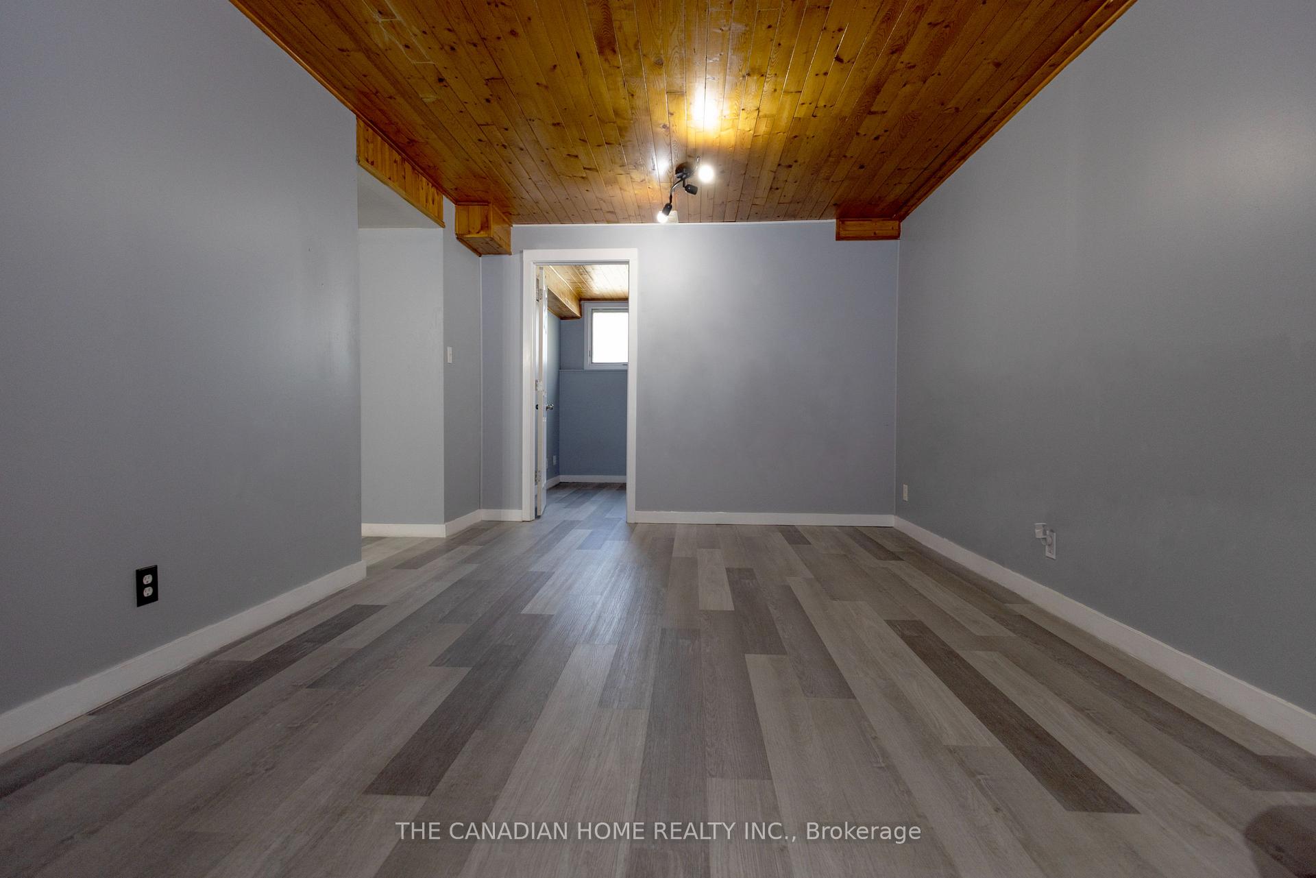 Photo 27 of 909 Uxbridge Crescent, Kingston, East Gardiners Rd — HOMEH
