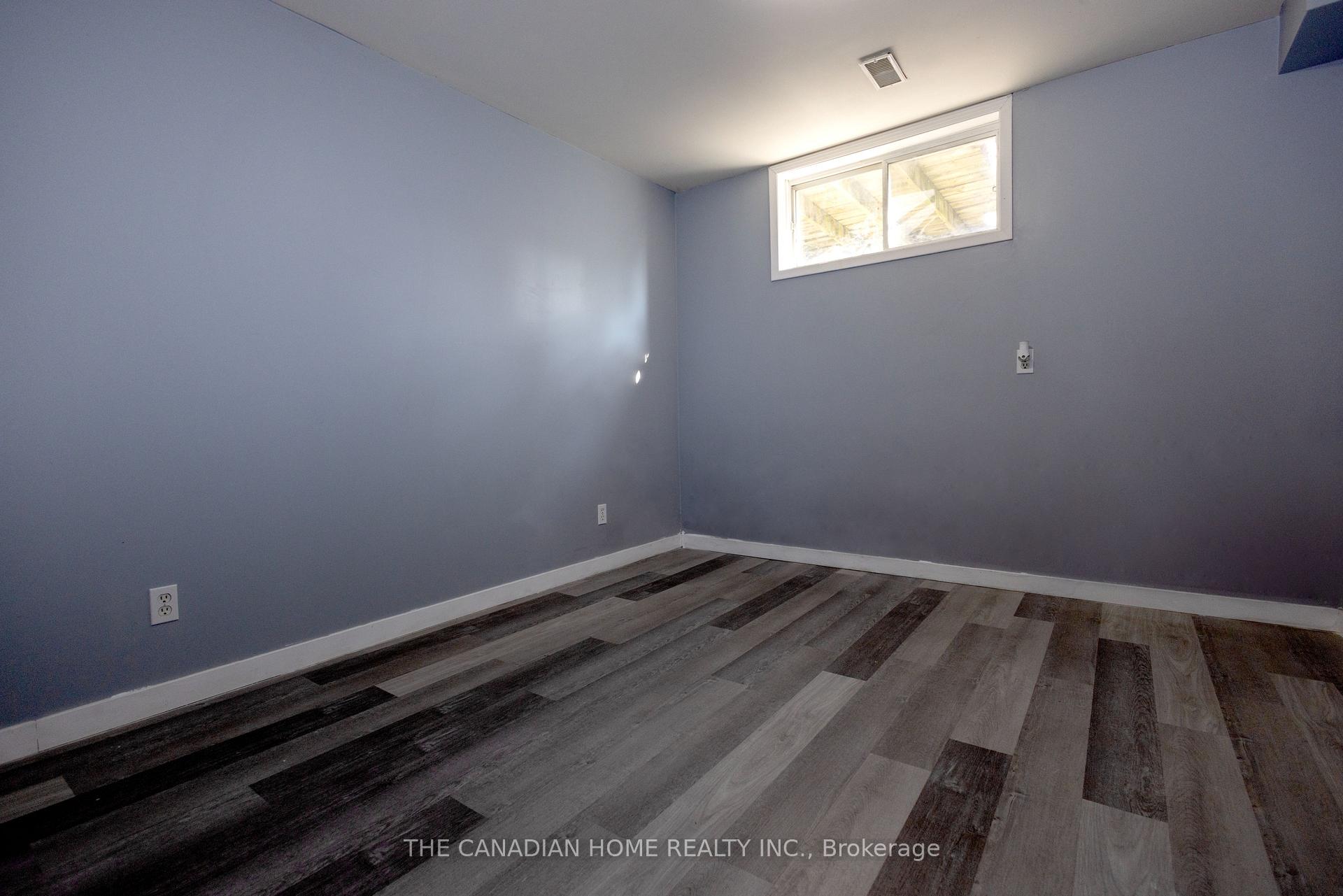 Photo 29 of 909 Uxbridge Crescent, Kingston, East Gardiners Rd — HOMEH