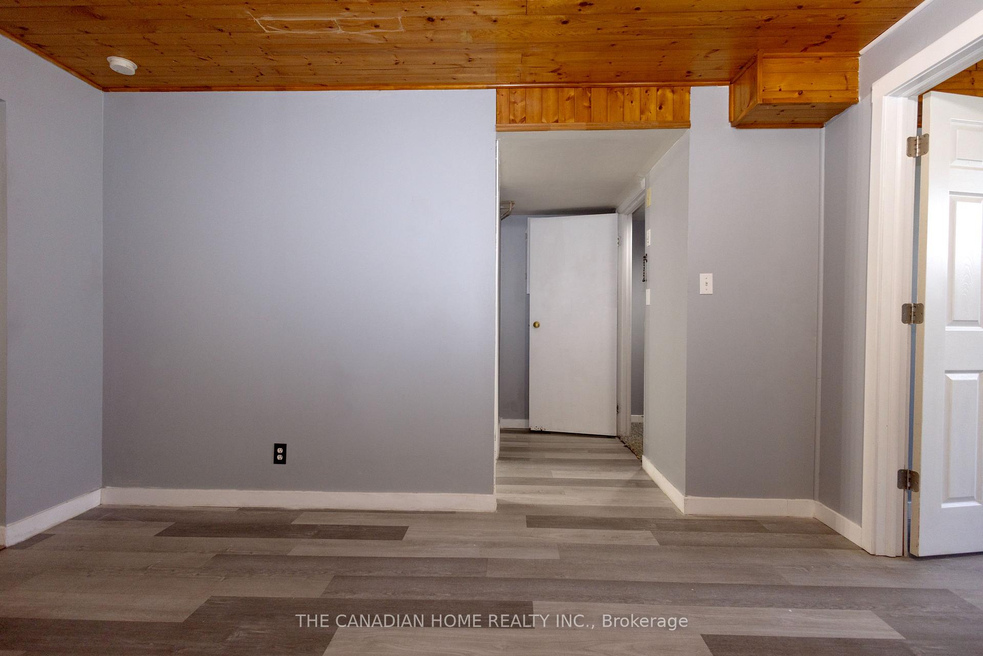Photo 32 of 909 Uxbridge Crescent, Kingston, East Gardiners Rd — HOMEH