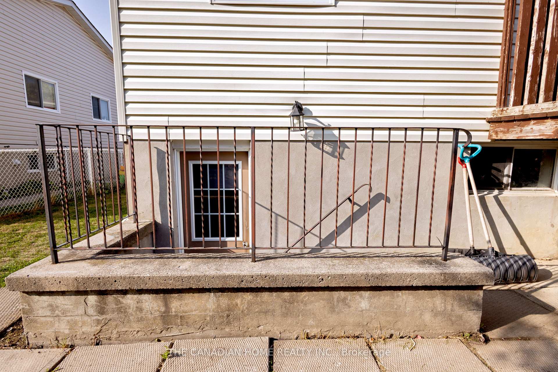 Photo 37 of 909 Uxbridge Crescent, Kingston, East Gardiners Rd — HOMEH