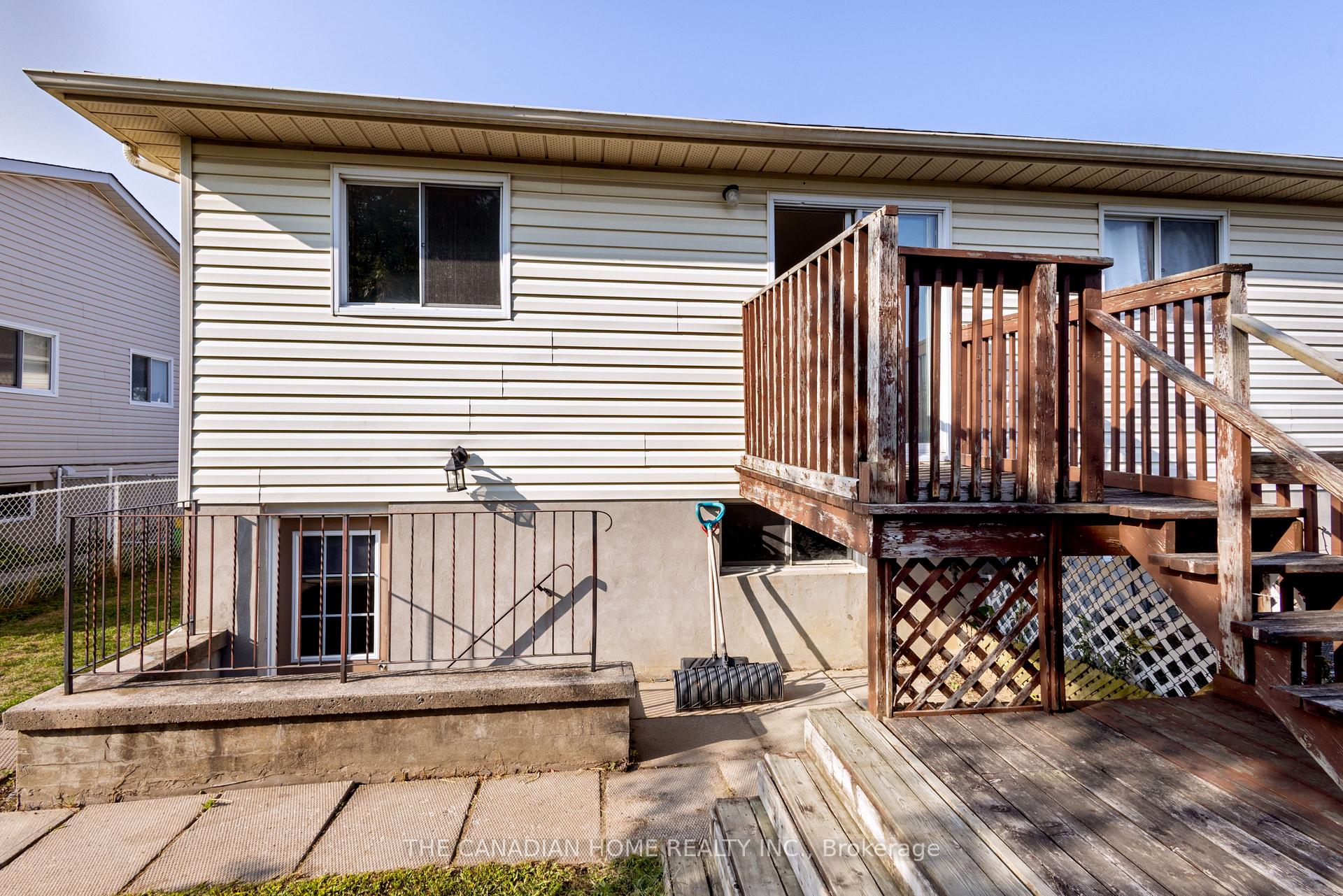 Photo 38 of 909 Uxbridge Crescent, Kingston, East Gardiners Rd — HOMEH