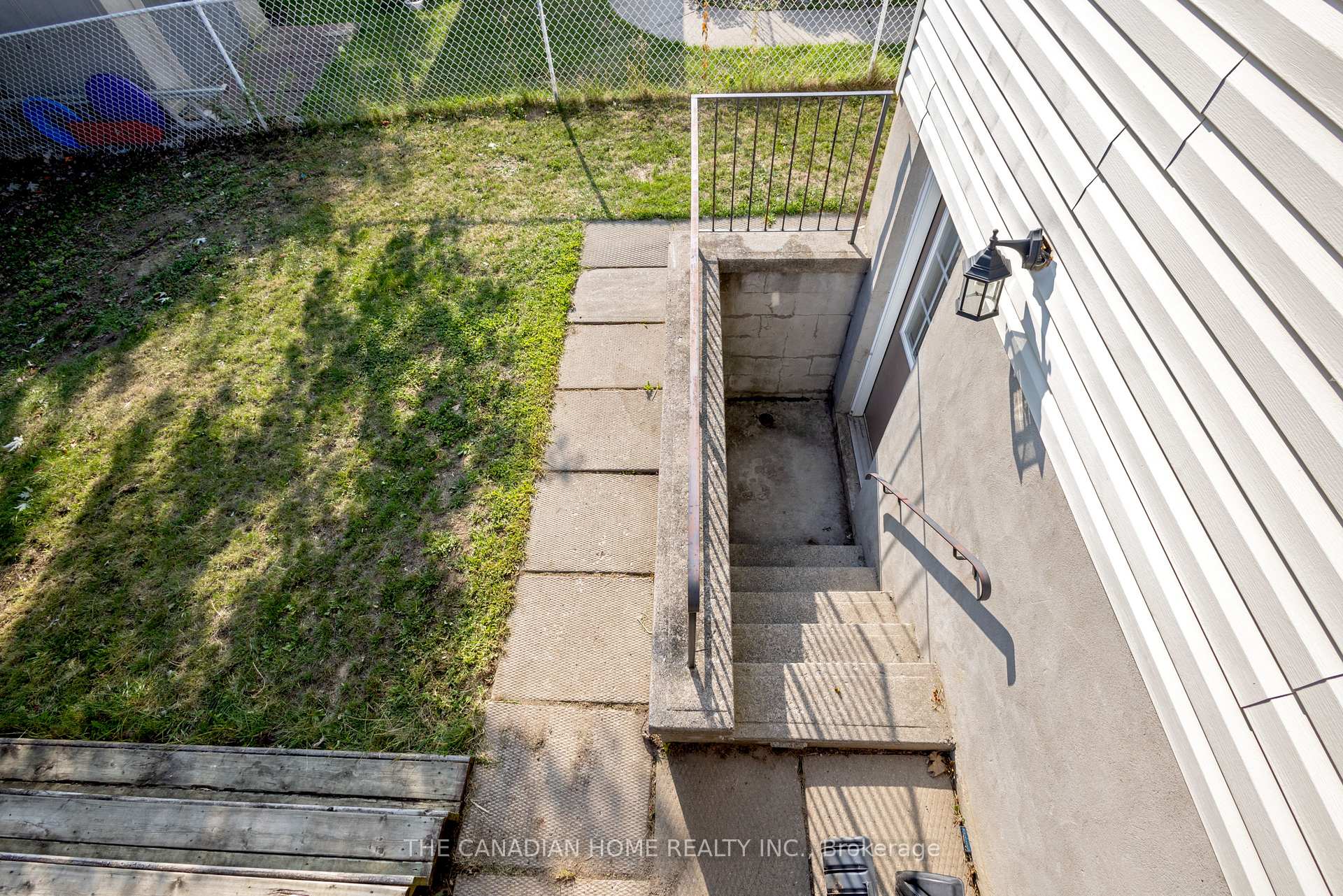 Photo 40 of 909 Uxbridge Crescent, Kingston, East Gardiners Rd — HOMEH