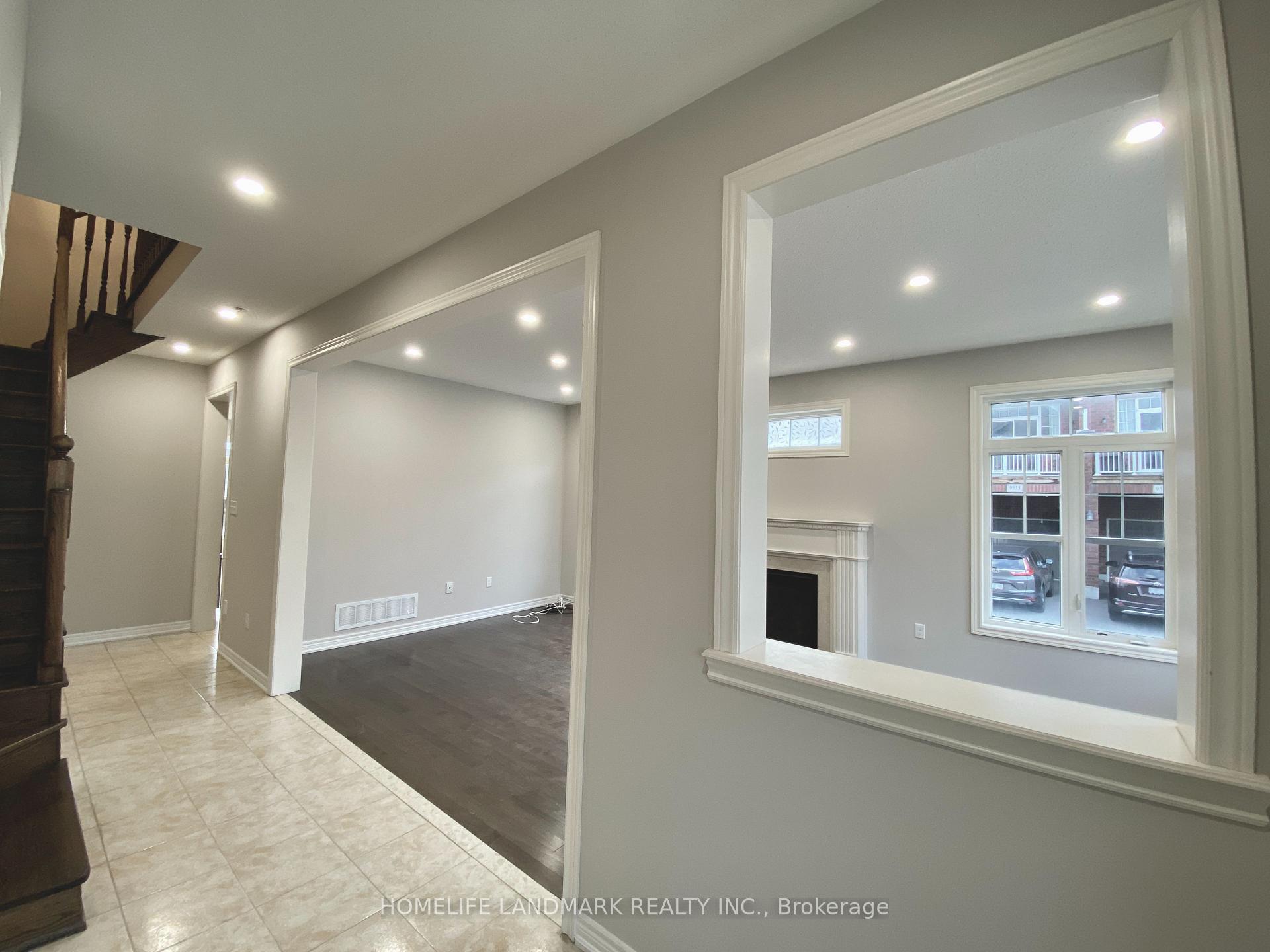 Photo 3 of 45 Cherna Avenue, Markham, Berczy — HOMEH