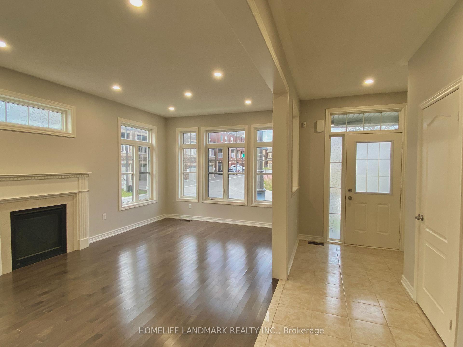 Photo 4 of 45 Cherna Avenue, Markham, Berczy — HOMEH