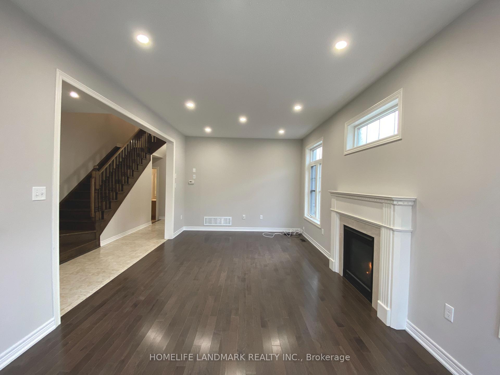 Photo 5 of 45 Cherna Avenue, Markham, Berczy — HOMEH