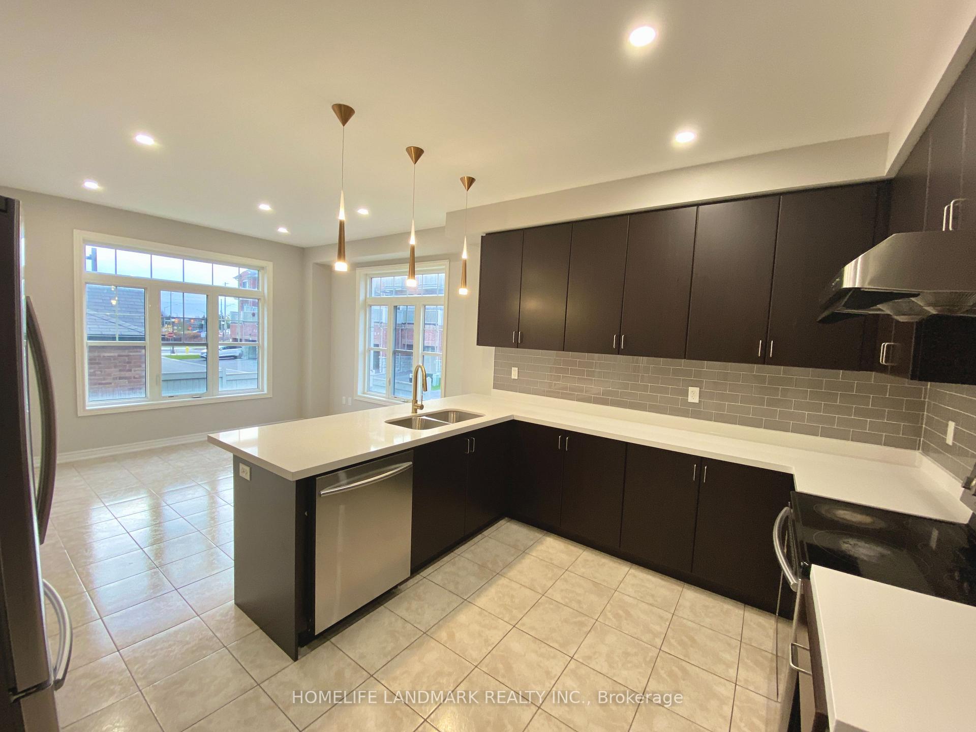 Photo 12 of 45 Cherna Avenue, Markham, Berczy — HOMEH