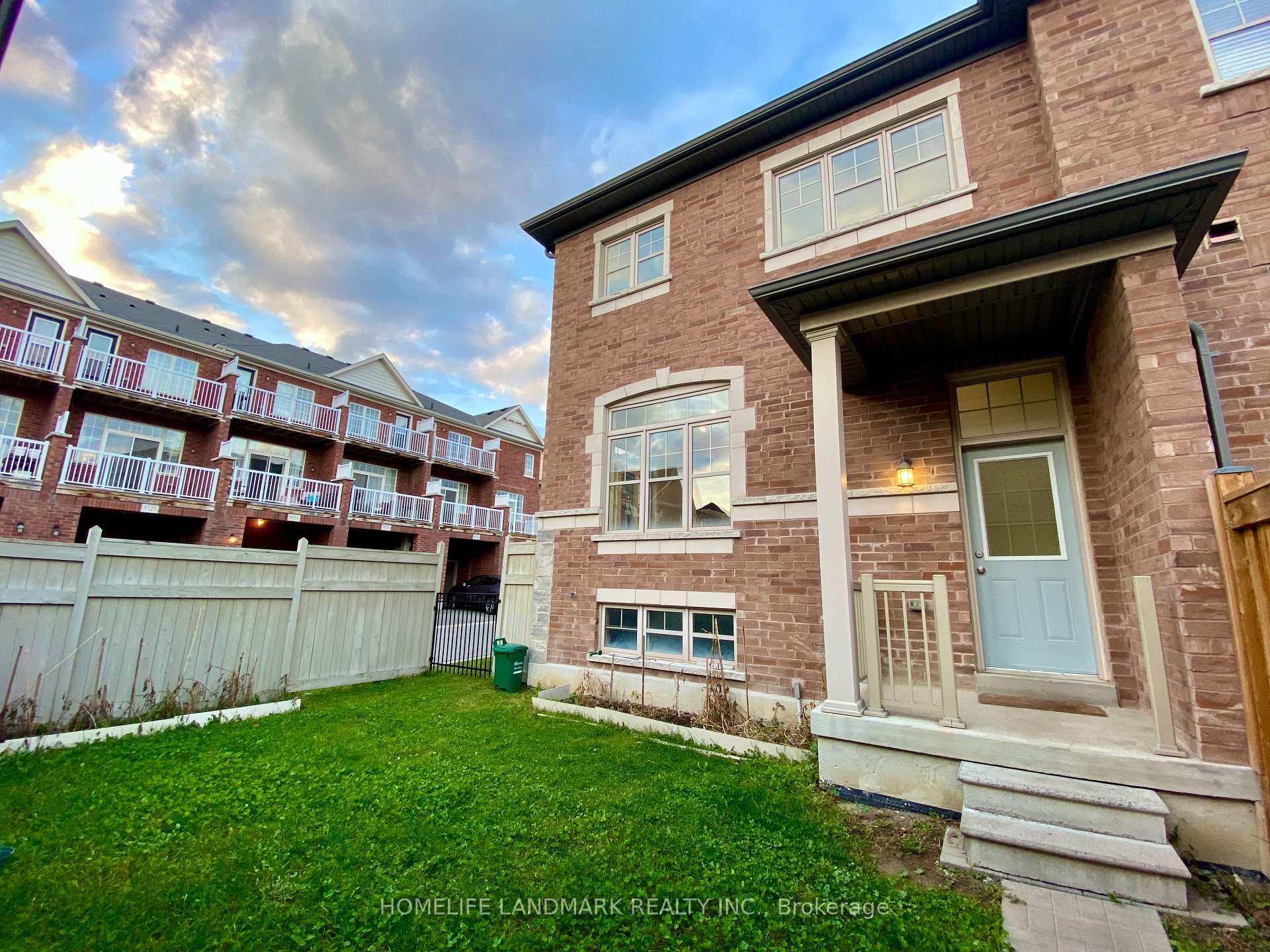 Photo 23 of 45 Cherna Avenue, Markham, Berczy — HOMEH