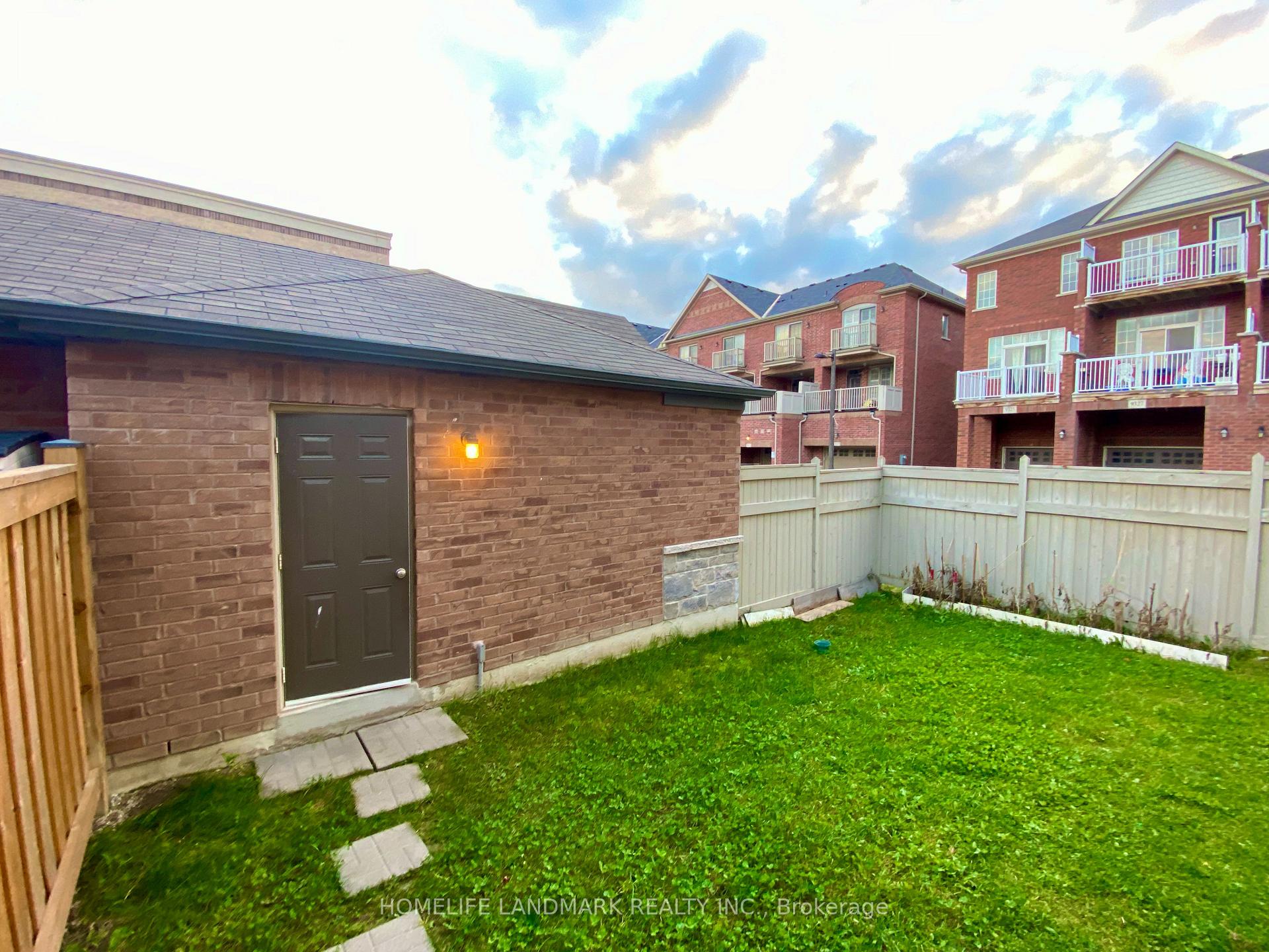 Photo 24 of 45 Cherna Avenue, Markham, Berczy — HOMEH