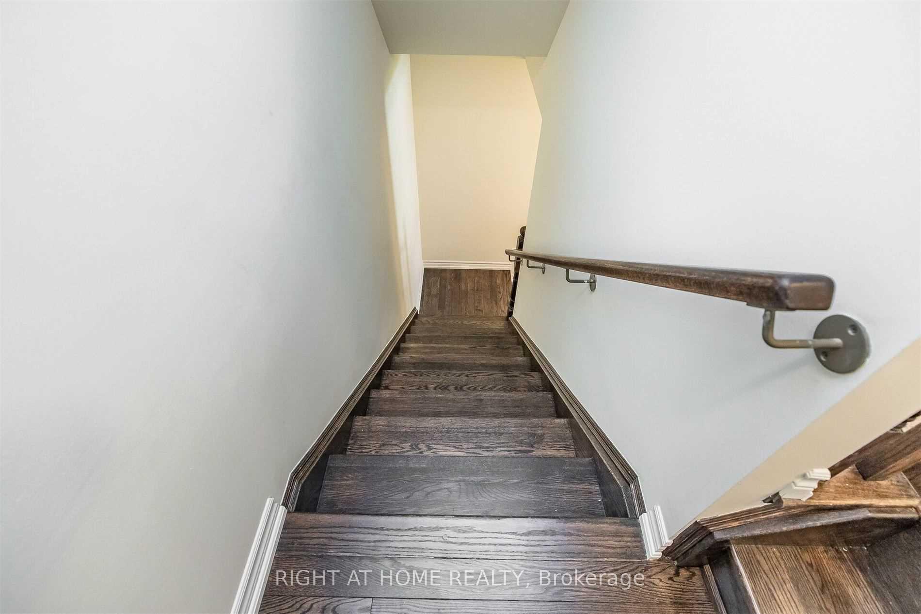 Photo 7 of 880 Cactus Point, Milton, Cobban — HOMEH