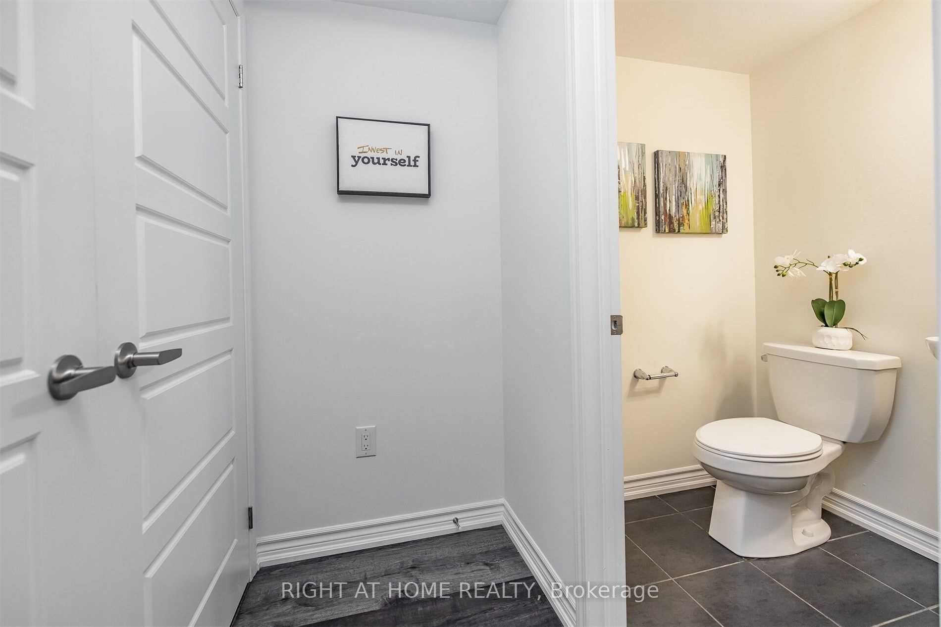 Photo 10 of 880 Cactus Point, Milton, Cobban — HOMEH