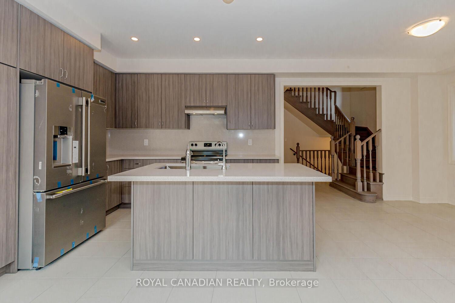 Photo 11 of 9 Holcomb Terrace, Hamilton, Waterdown — HOMEH