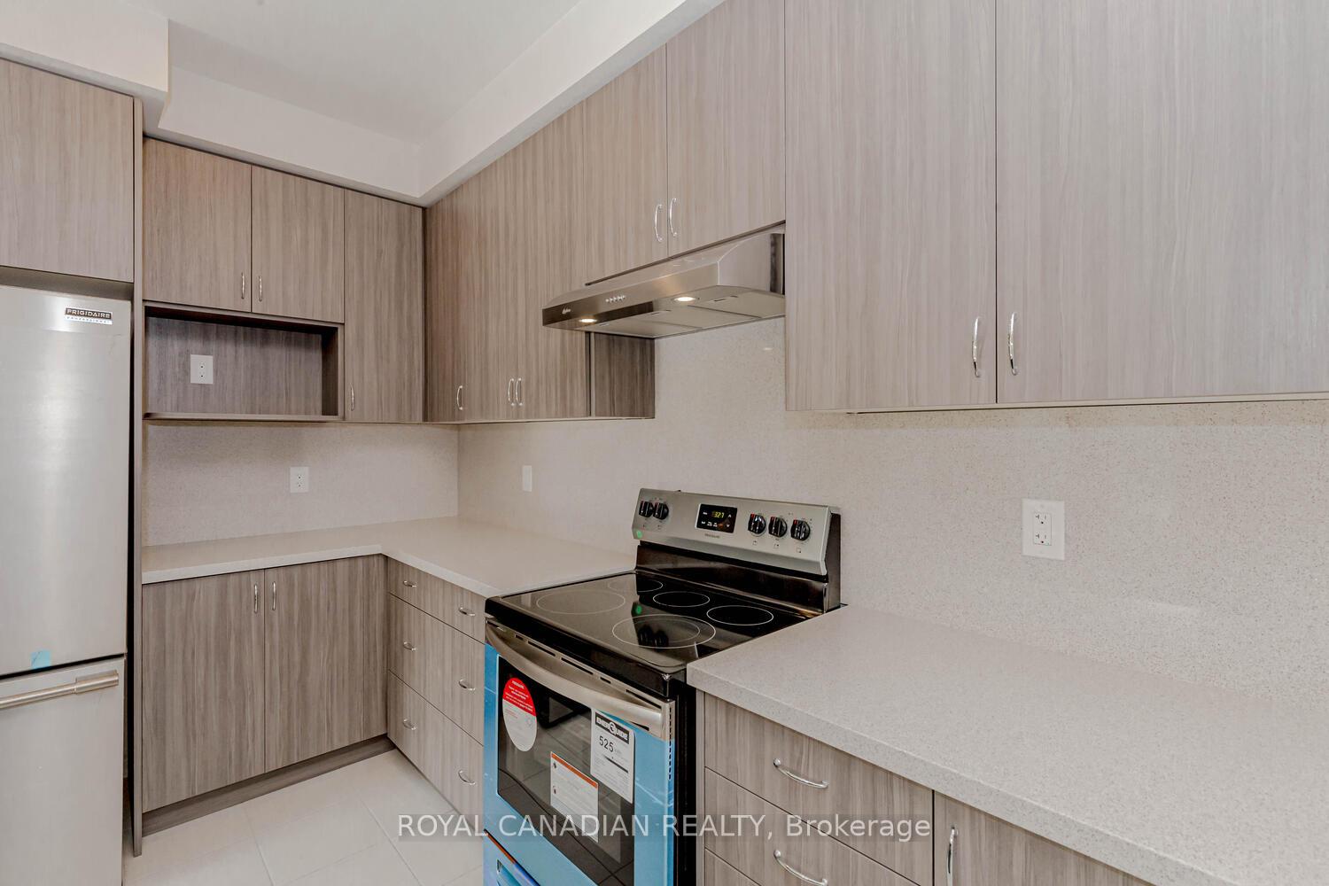 Photo 13 of 9 Holcomb Terrace, Hamilton, Waterdown — HOMEH