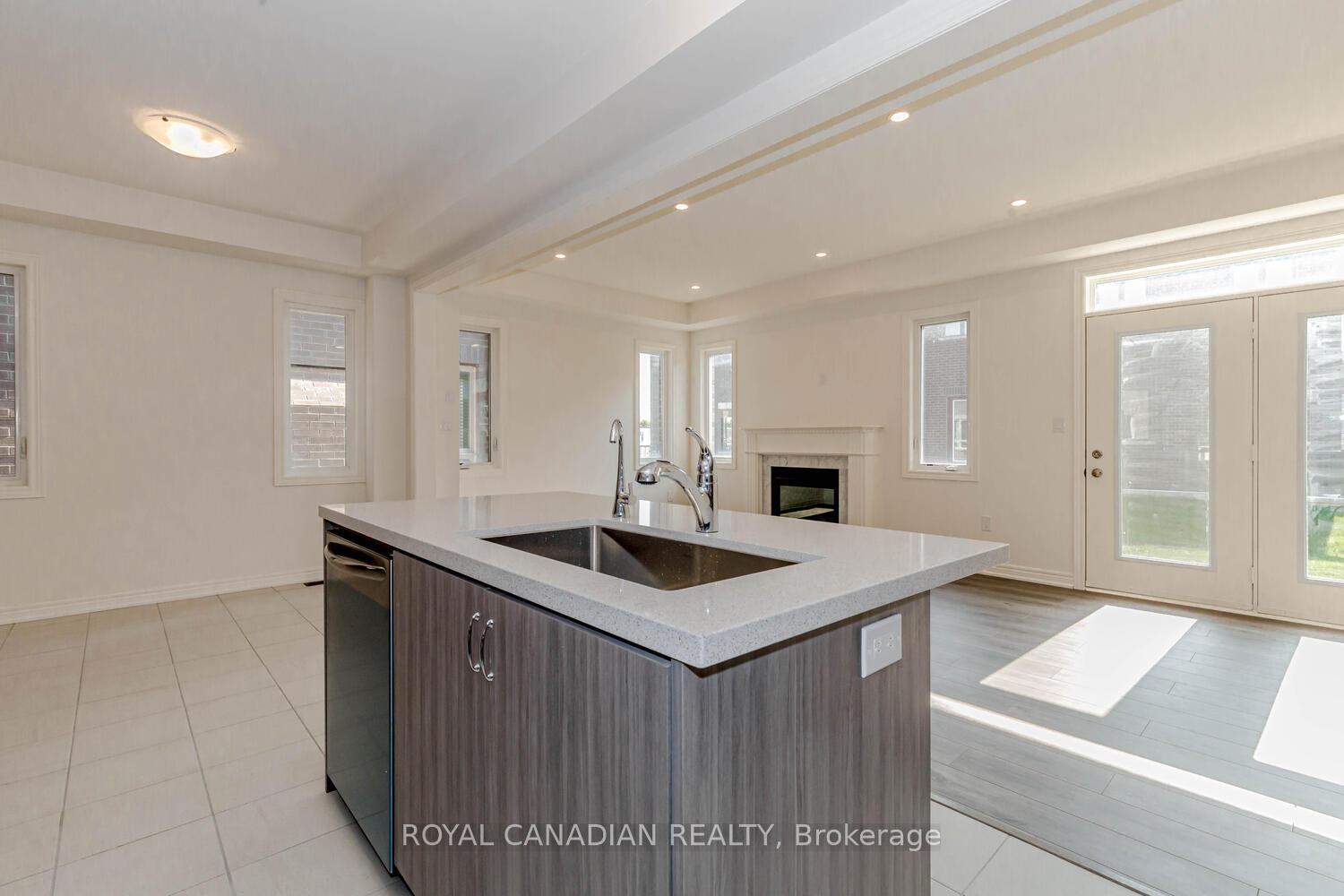 Photo 14 of 9 Holcomb Terrace, Hamilton, Waterdown — HOMEH