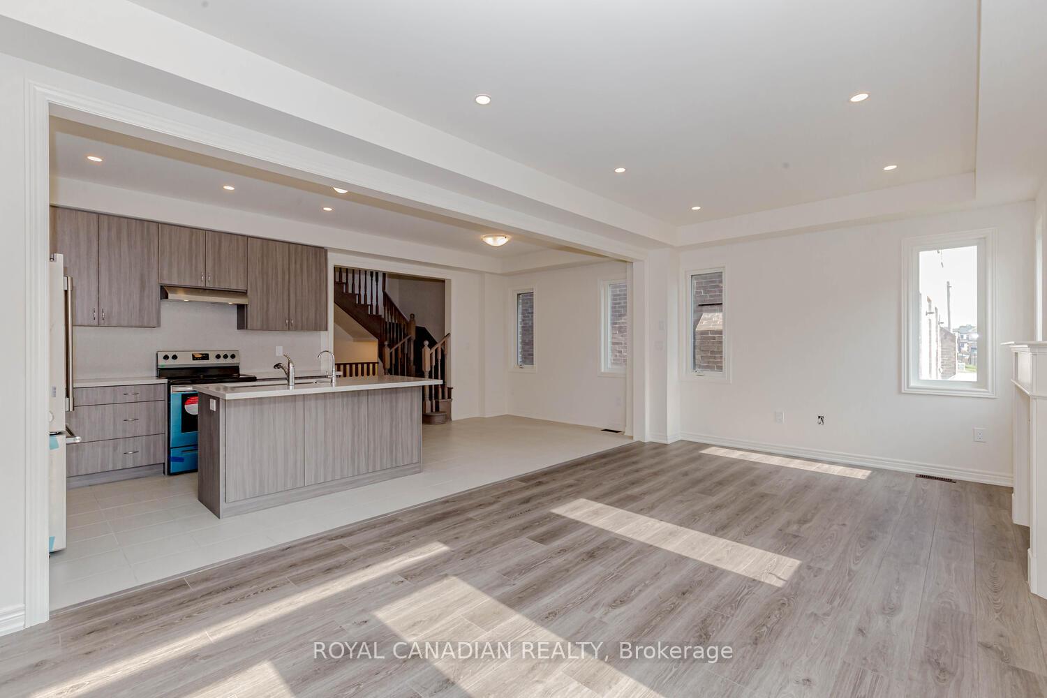 Photo 16 of 9 Holcomb Terrace, Hamilton, Waterdown — HOMEH