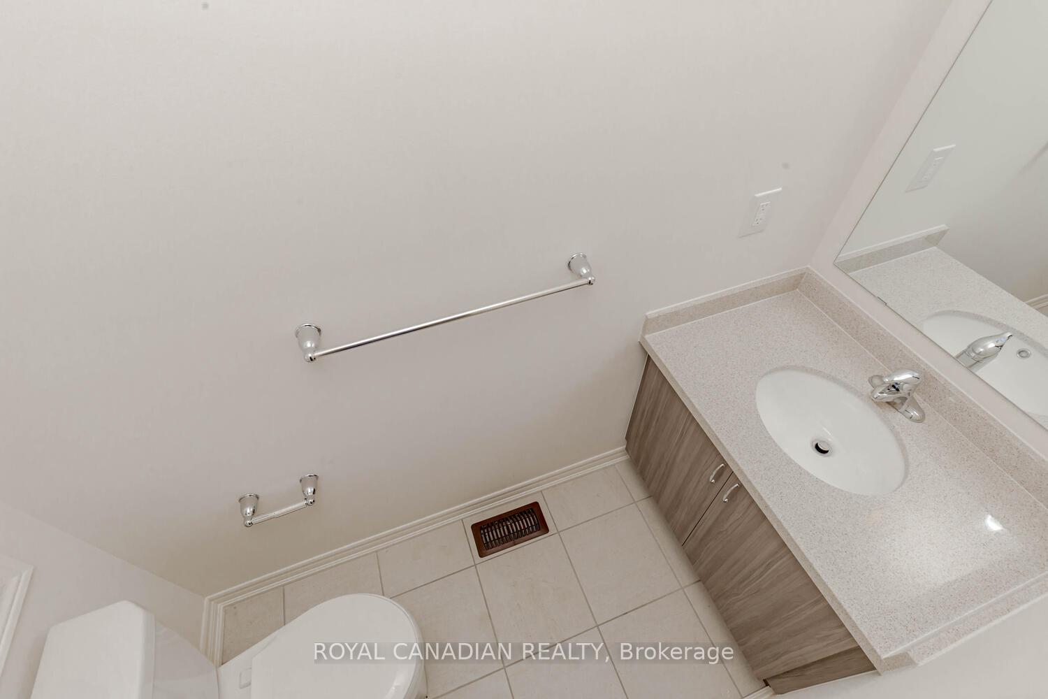 Photo 18 of 9 Holcomb Terrace, Hamilton, Waterdown — HOMEH