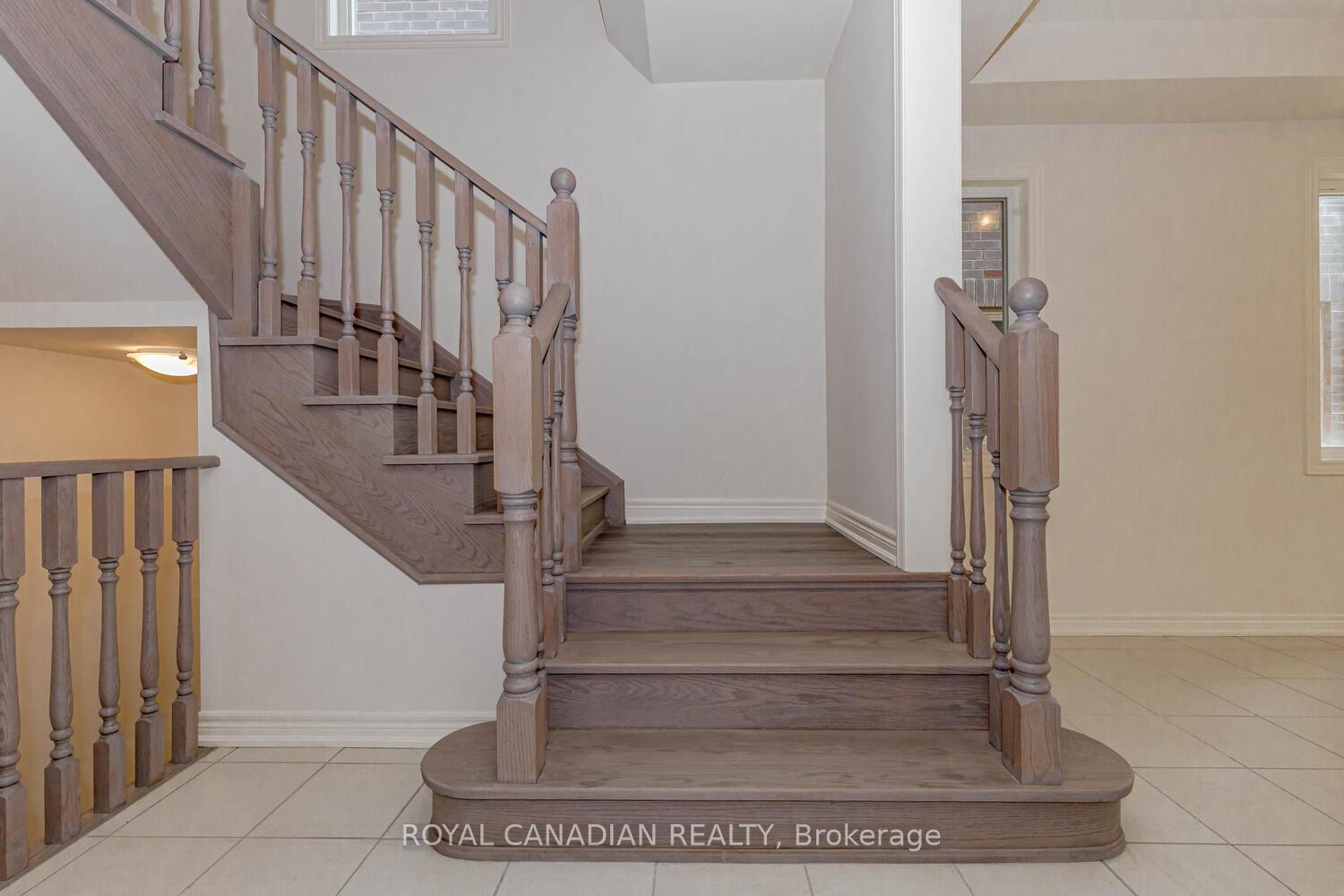 Photo 19 of 9 Holcomb Terrace, Hamilton, Waterdown — HOMEH