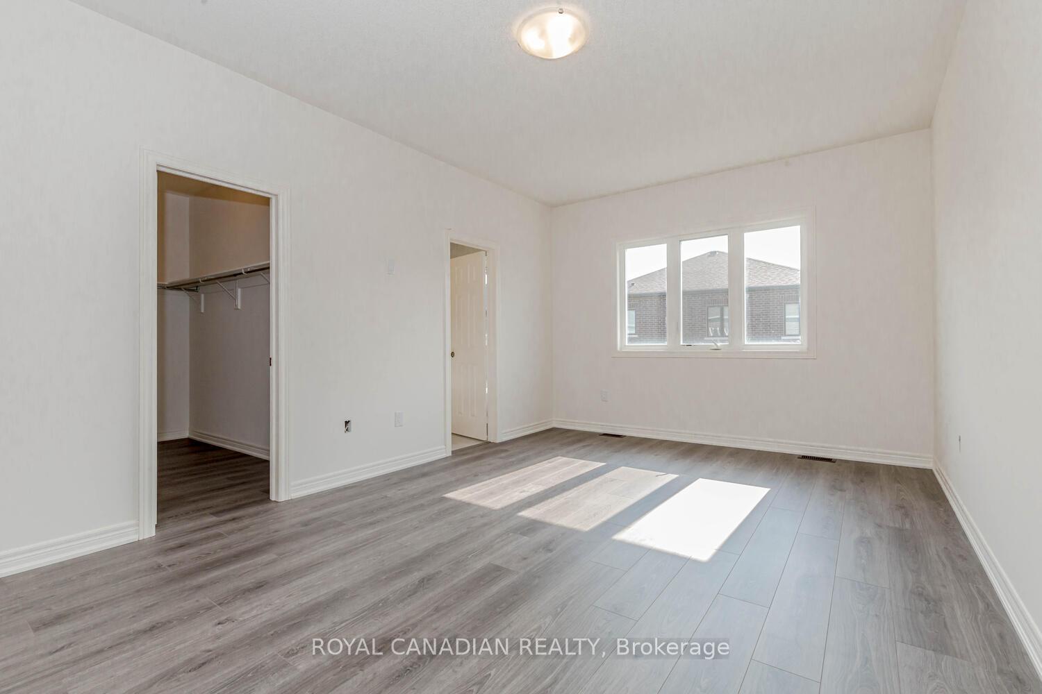 Photo 22 of 9 Holcomb Terrace, Hamilton, Waterdown — HOMEH