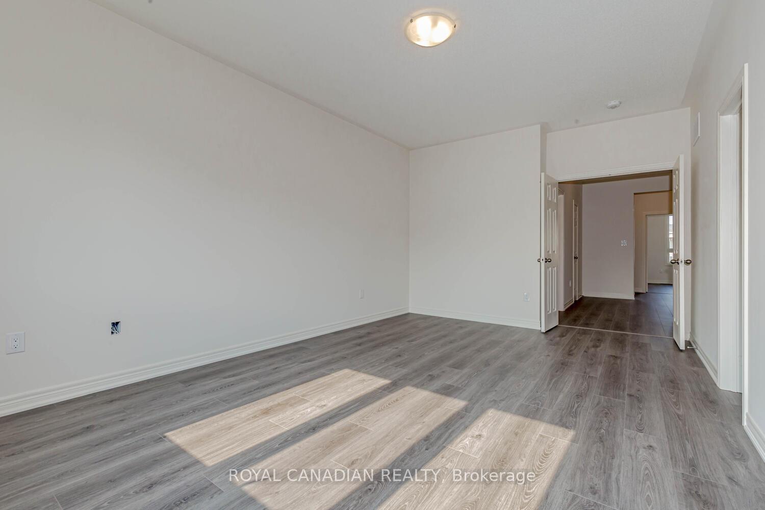 Photo 23 of 9 Holcomb Terrace, Hamilton, Waterdown — HOMEH