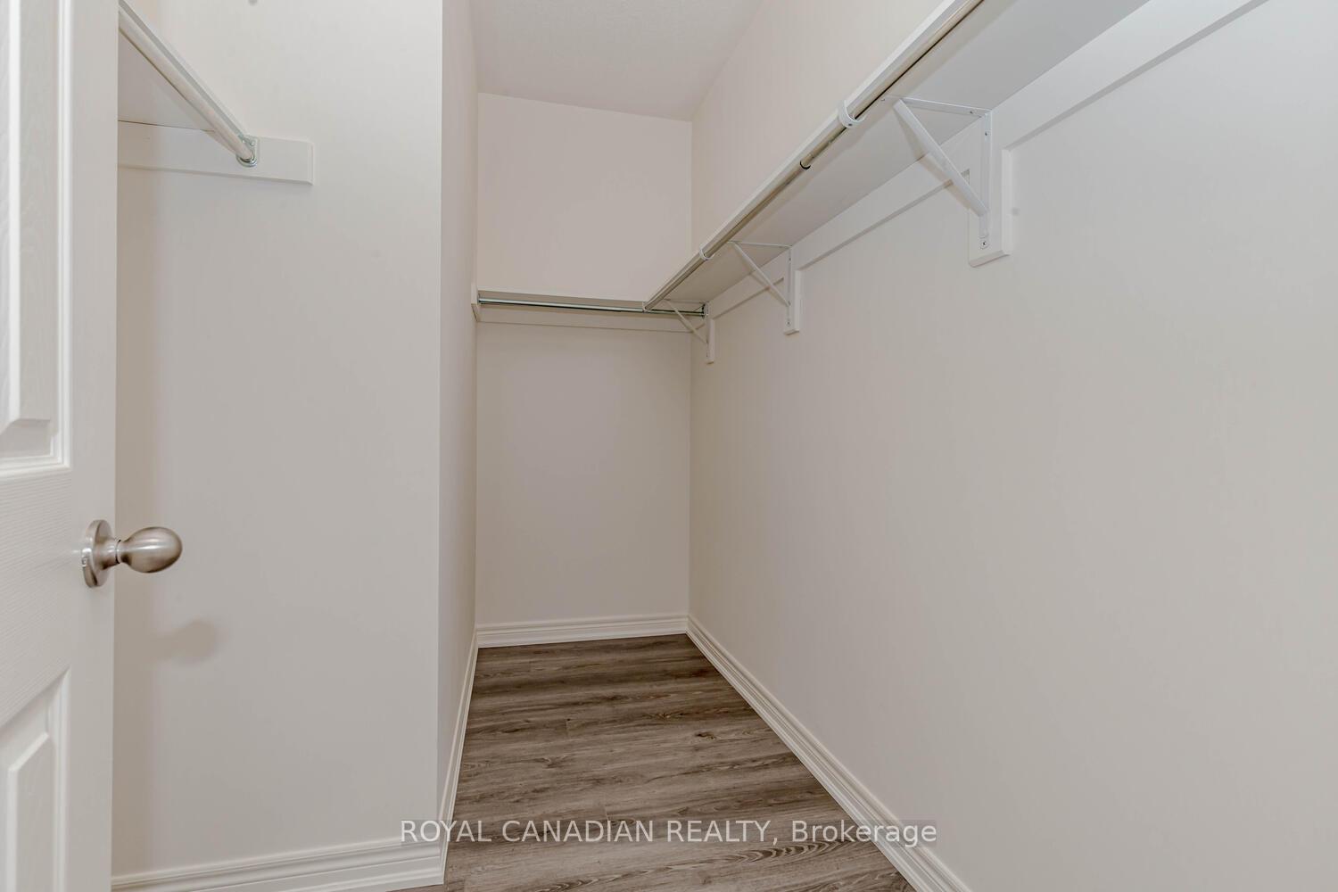 Photo 24 of 9 Holcomb Terrace, Hamilton, Waterdown — HOMEH